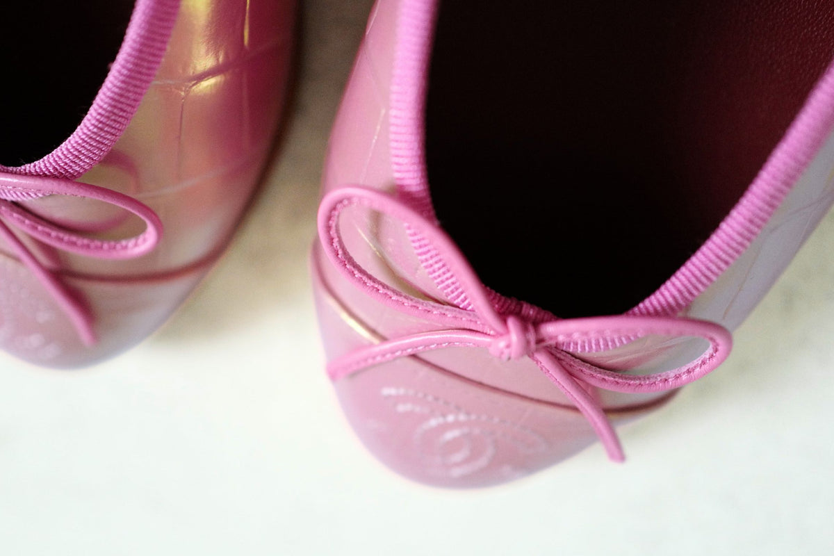 NEW Chanel 26K Matthieu Blazy's Ballet Flats Croc Embossed Calfskin Pink Size 37