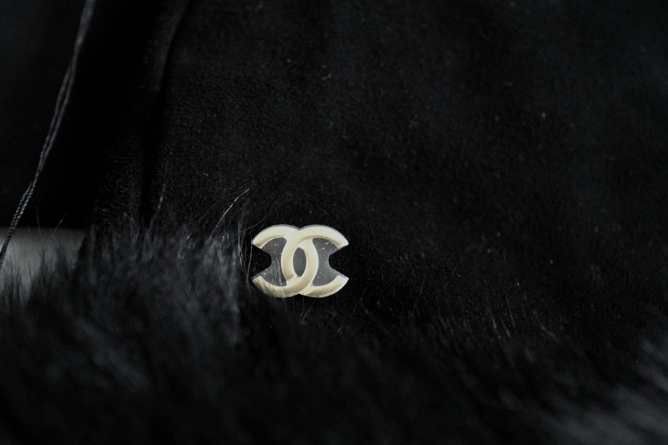 Chanel Black Suede Leather Gloves Fur Trim Gold CC Size 7.5