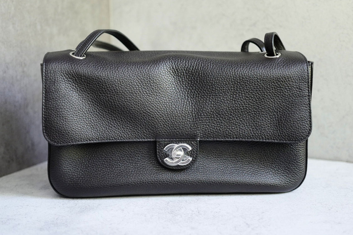 NEW Chanel 26S Maxi 32 Flapbag Black Grained Calfskin Silver Hardware