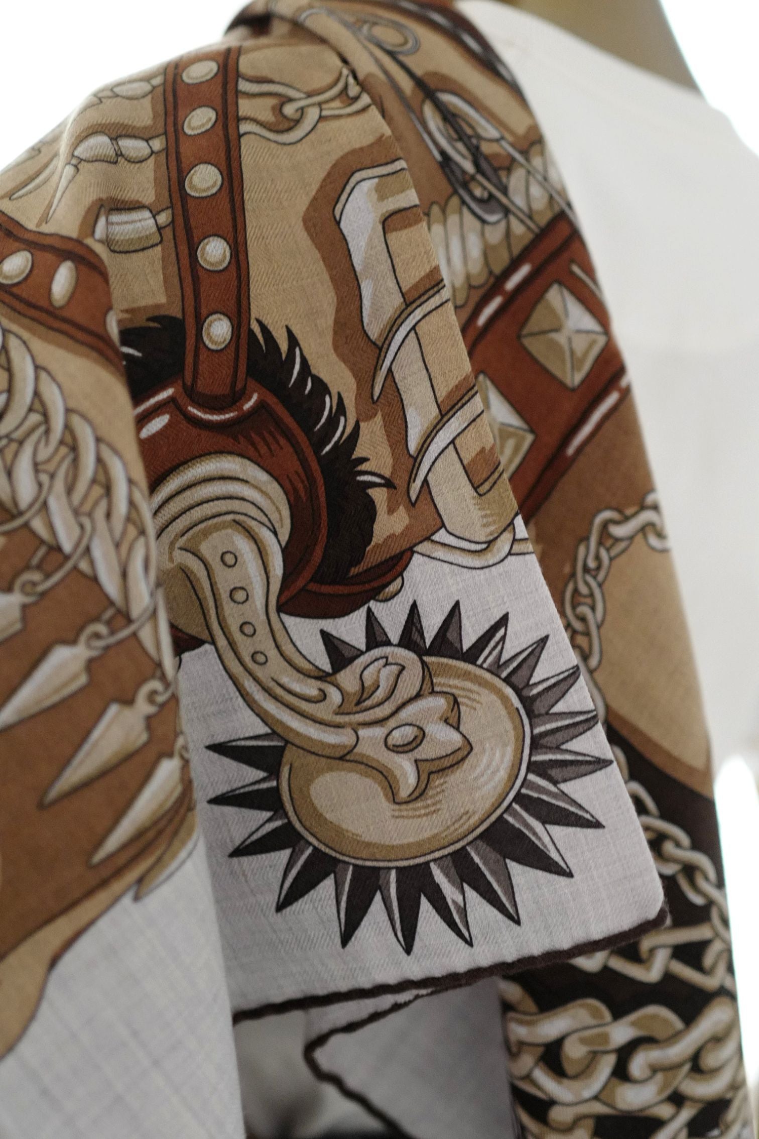 NEW Hermès Cheval Heavy Metal Scarf 100 Cashmere Silk Gris Clair / Kraft / Caramel