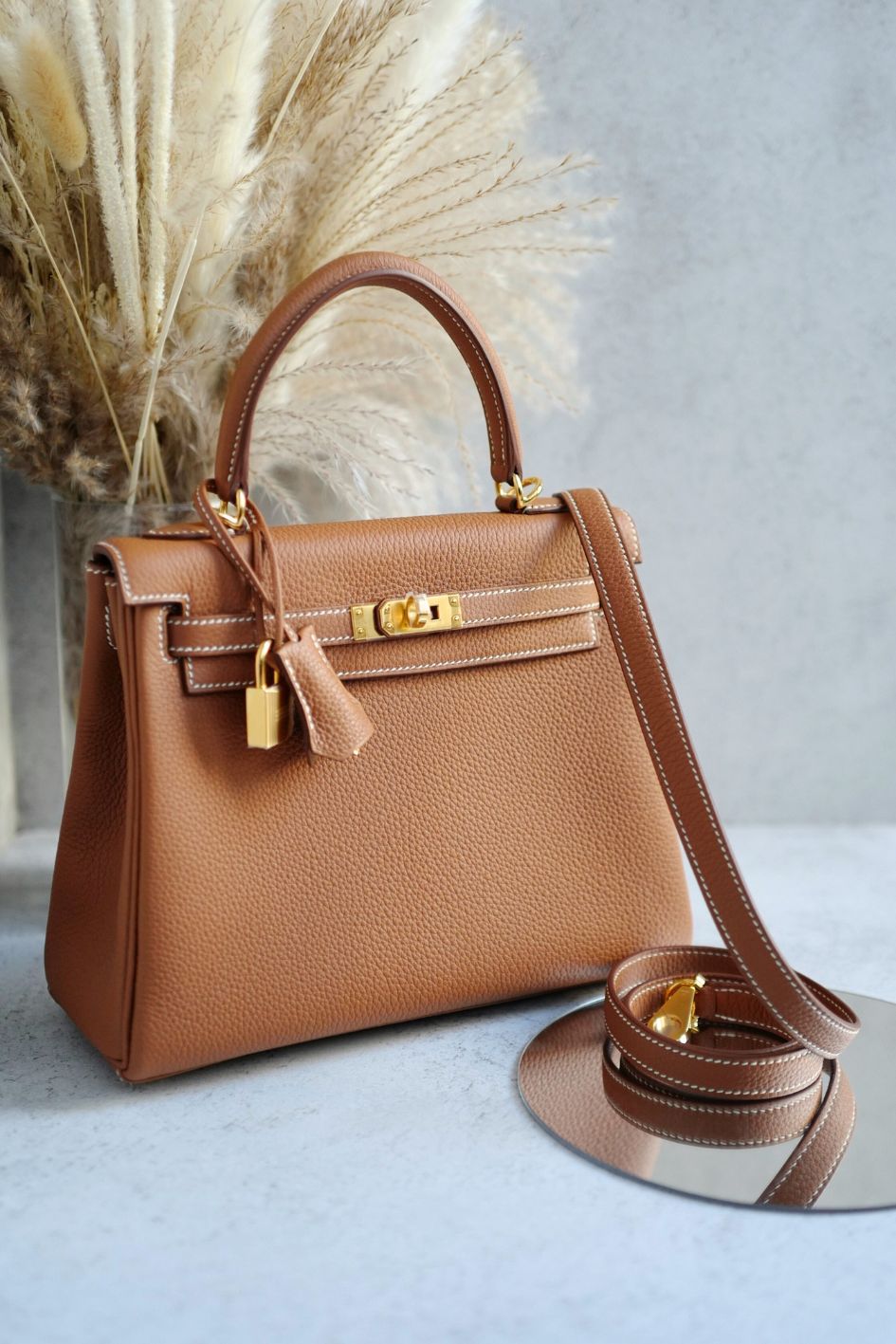 Hermès Kelly 25 Gold Togo Leather Gold Hardware K Stamp