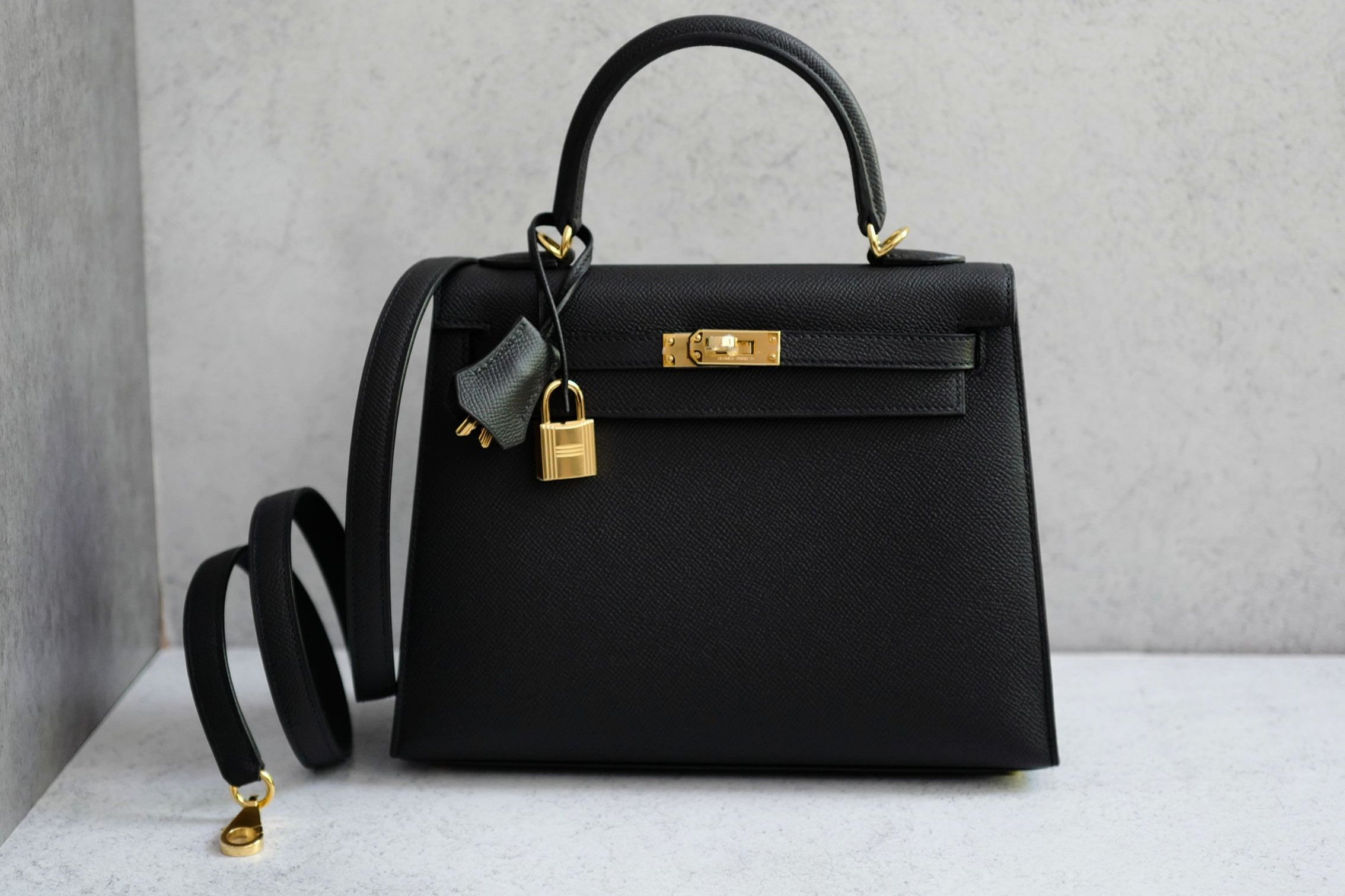Hermès Kelly 25 Black Epsom Sellier Gold Hardware G Stamp 2026
