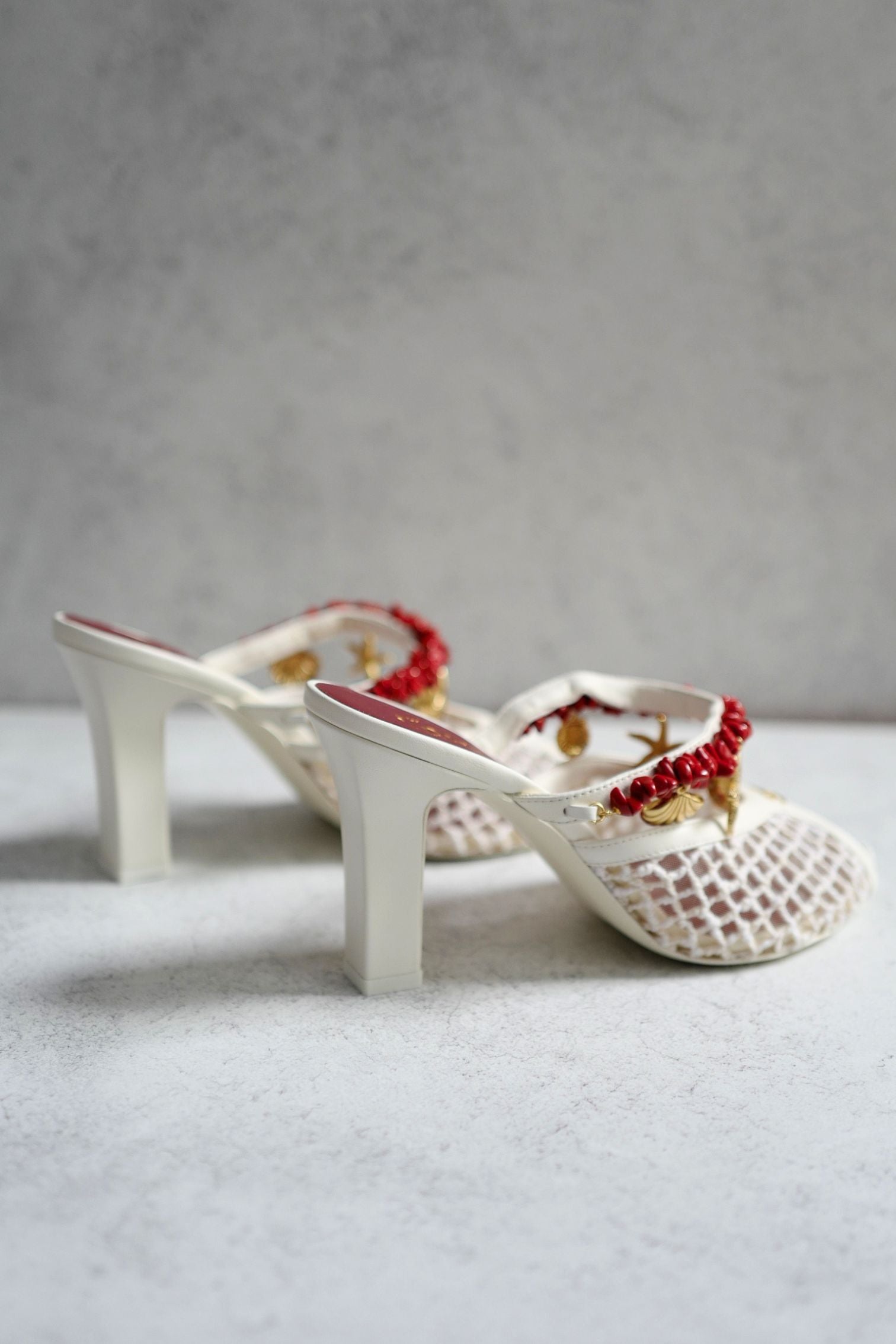 Chanel 26M Coco Beach Mules Ivory Mesh/Cotton/Lambskin/Resin/Metal Size 38