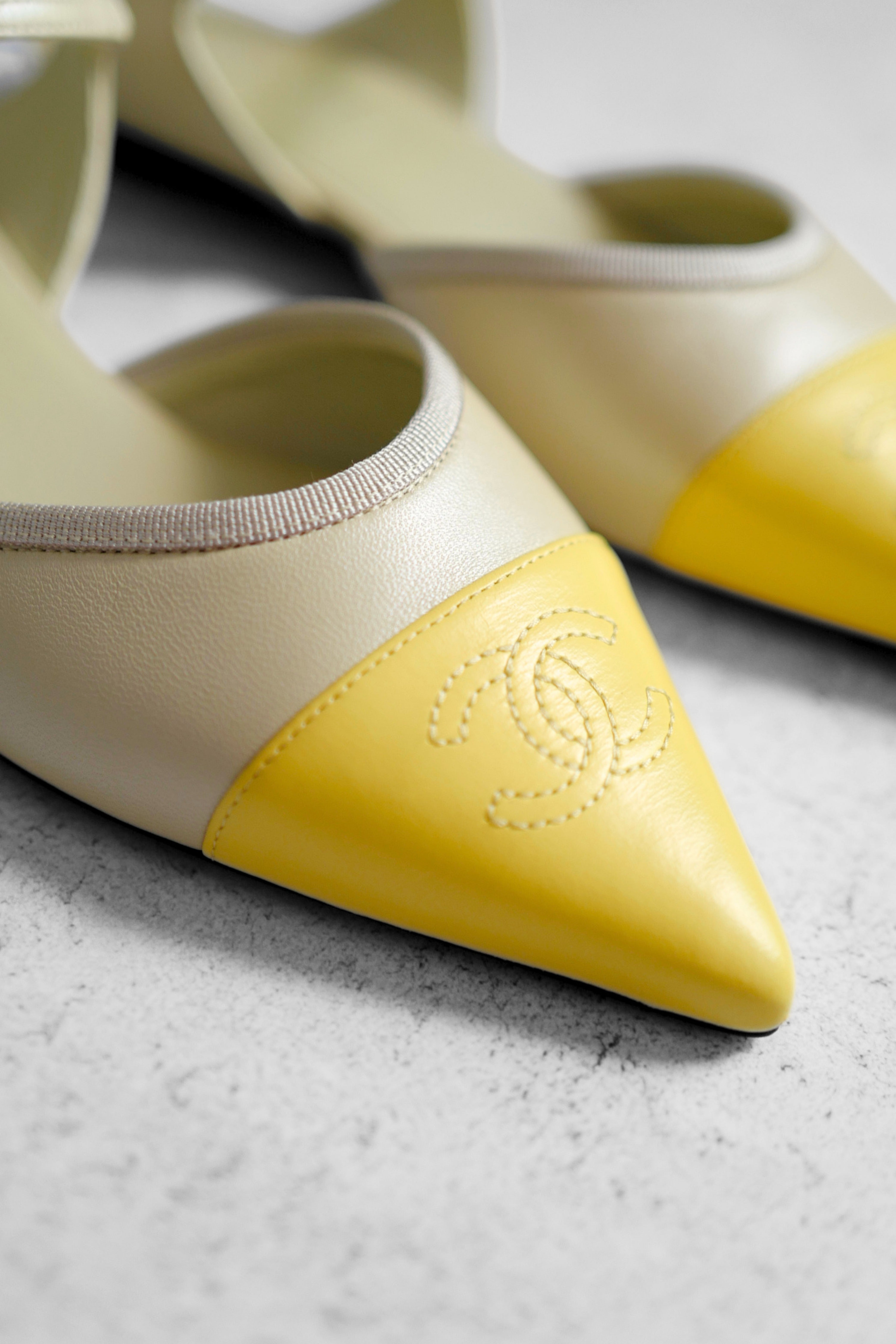 Chanel 26S Slingbacks Light Khaki Yellow Iridescent Lambskin Size 37.5