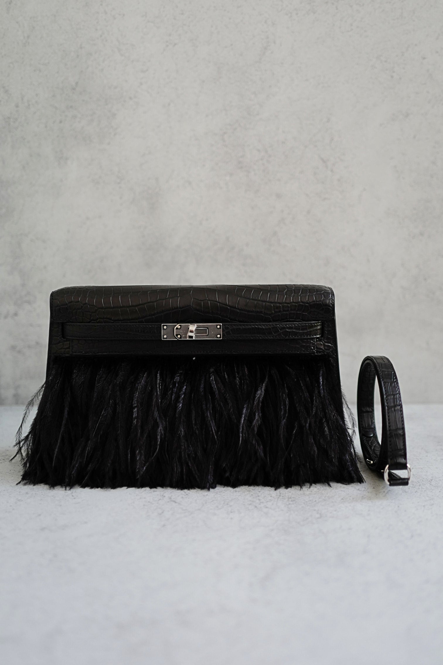 BNIB Hermès Kelly Elan Folie Noir Matte Porosus Crocodile Ostrich Feather PHW