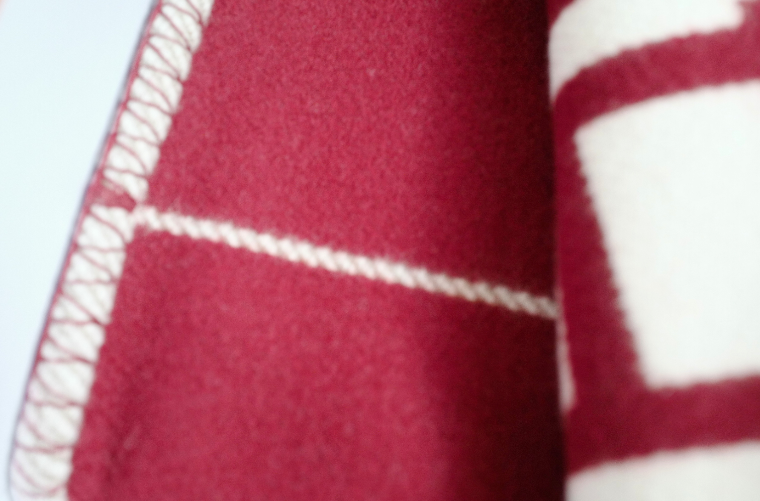 NEW HERMÈS Avalon III Throw Blanket Ecru / Rouge H Wool Cashmere