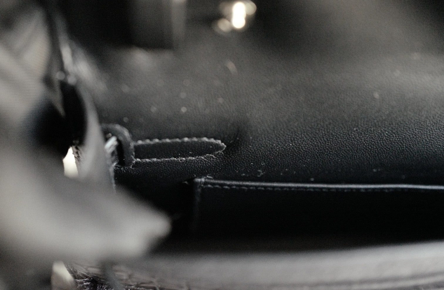 BNIB Hermès Kelly Elan Folie Noir Matte Porosus Crocodile Ostrich Feather PHW