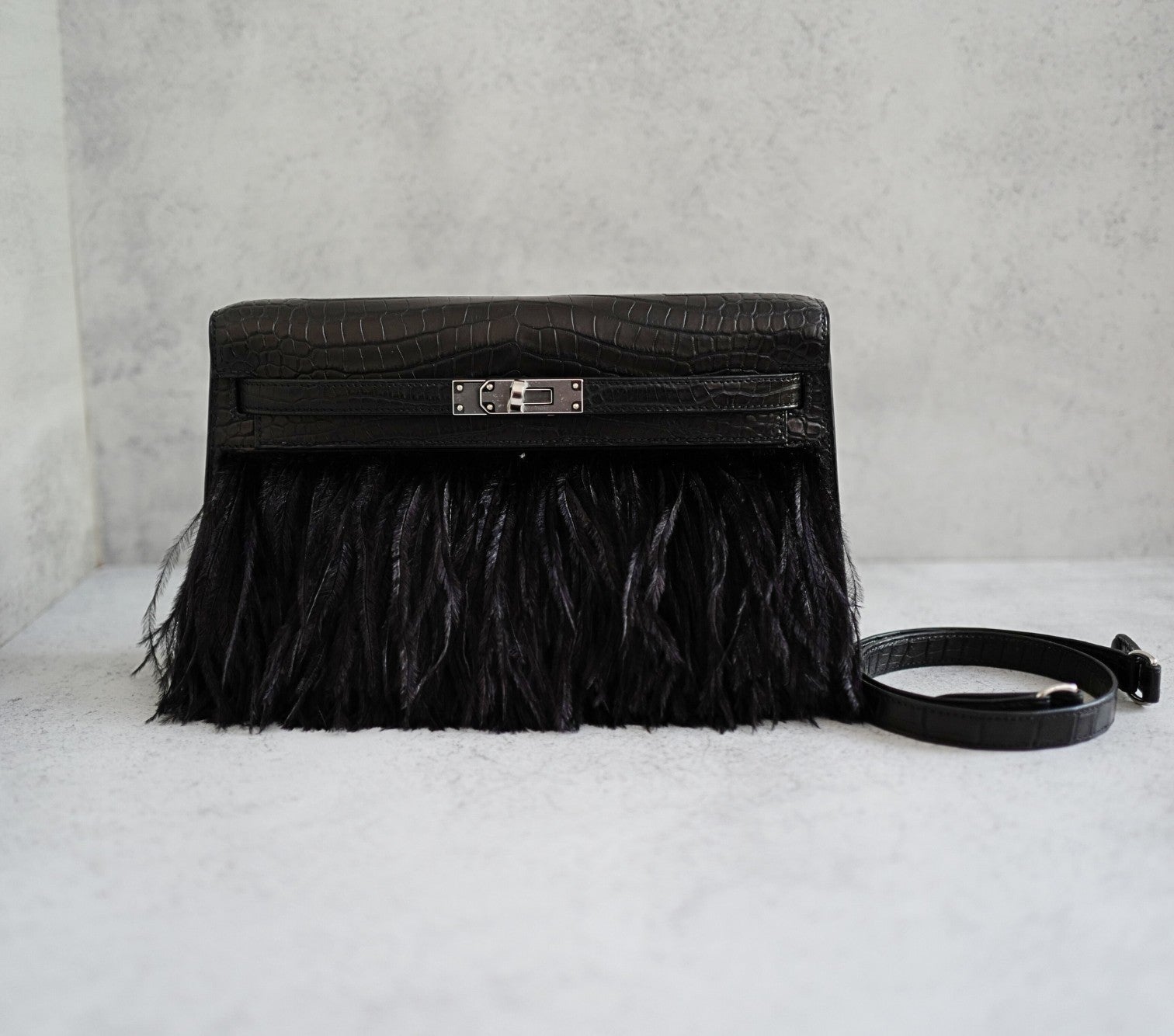BNIB Hermès Kelly Elan Folie Noir Matte Porosus Crocodile Ostrich Feather PHW