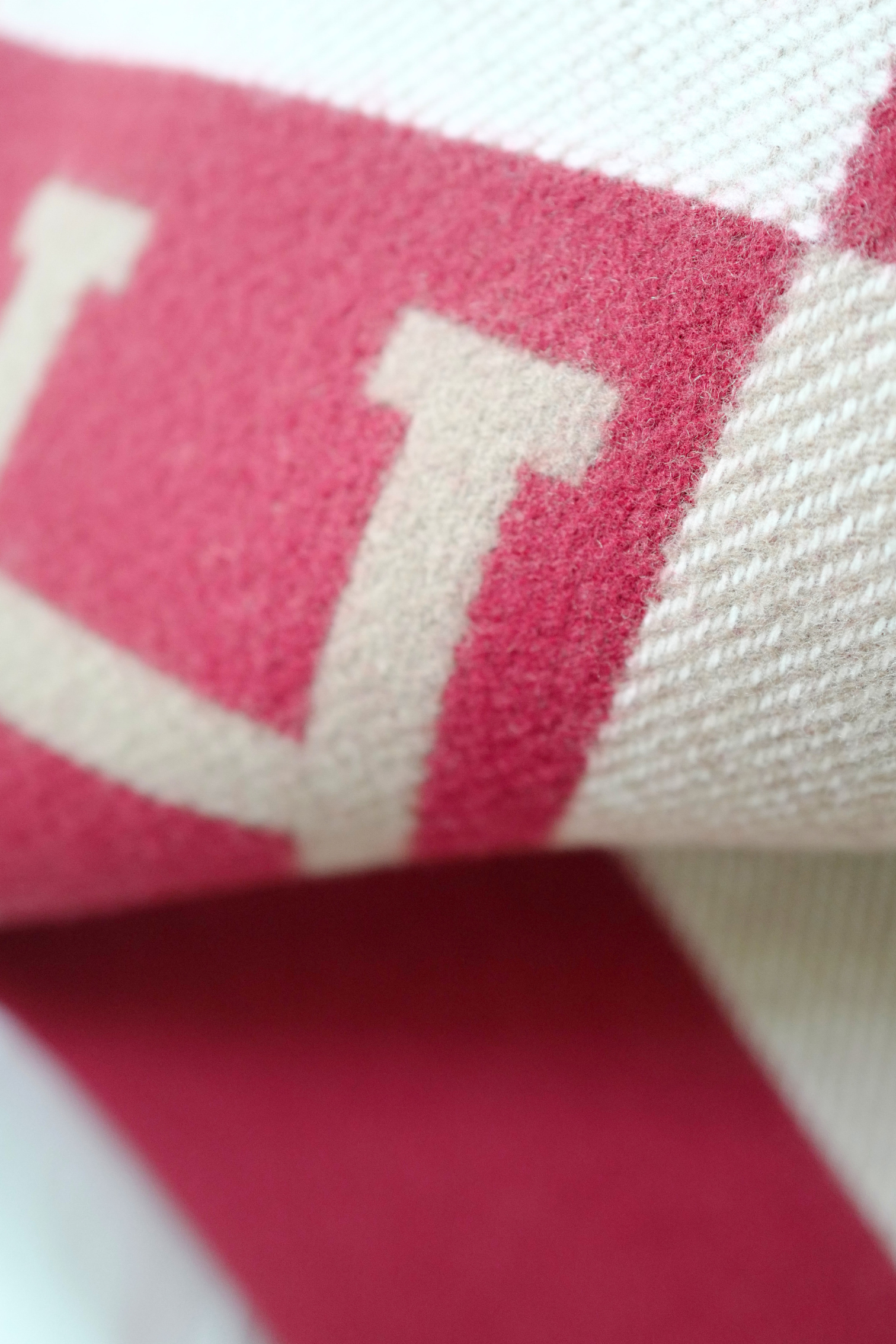 NEW HERMÈS Avalon III Throw Blanket Ecru / Rouge H Wool Cashmere