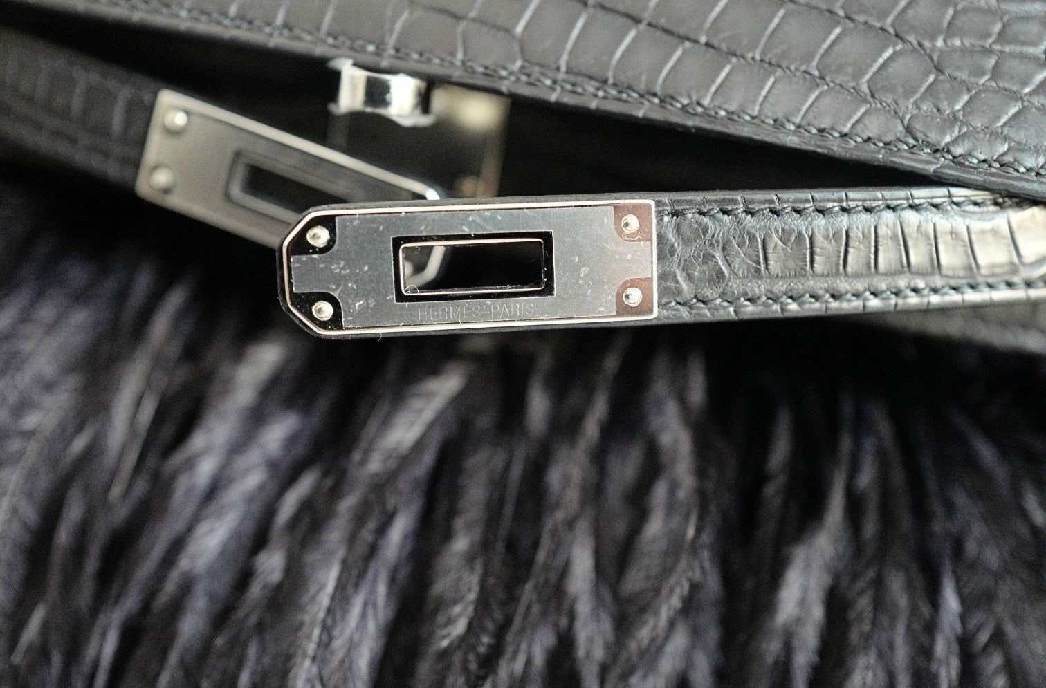 BNIB Hermès Kelly Elan Folie Noir Matte Porosus Crocodile Ostrich Feather PHW