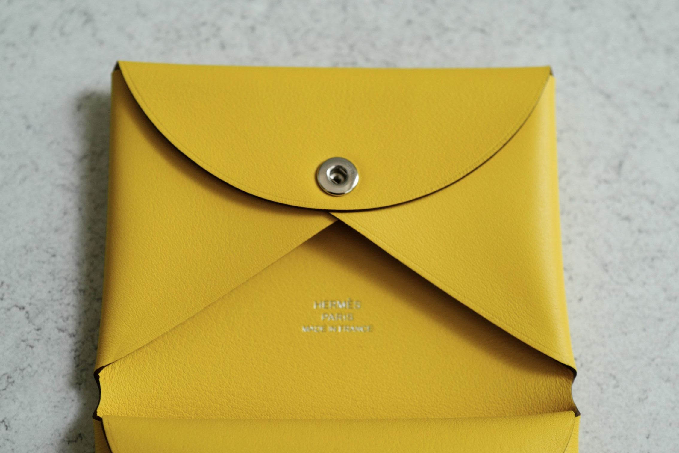 BNIB Limited Edition Hermès Calvi Duo Compact Card Holder Jaune De Naples PHW