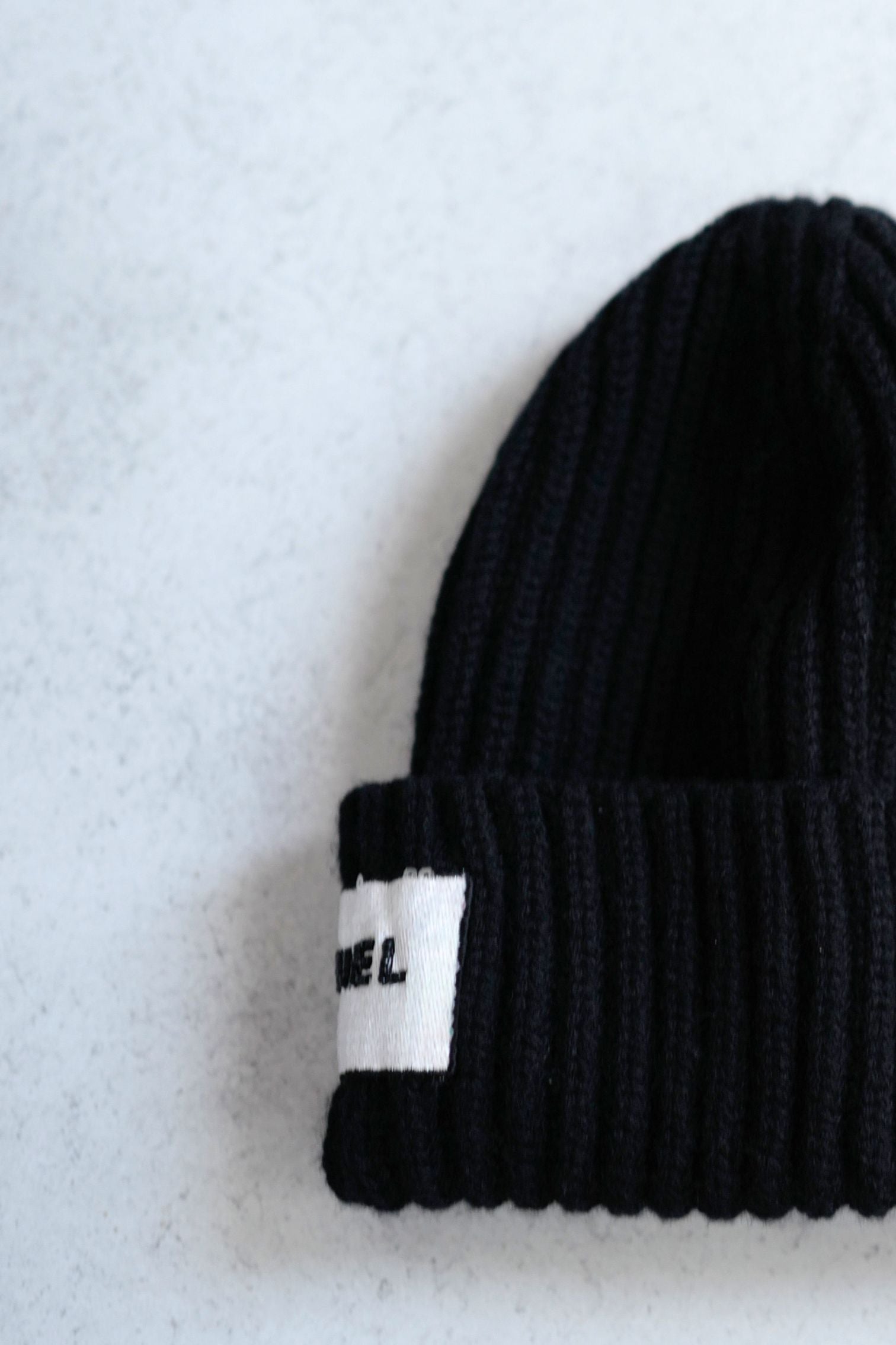 Chanel Black Cashmere Beanie Sequin CHANEL Logo Hat New 23