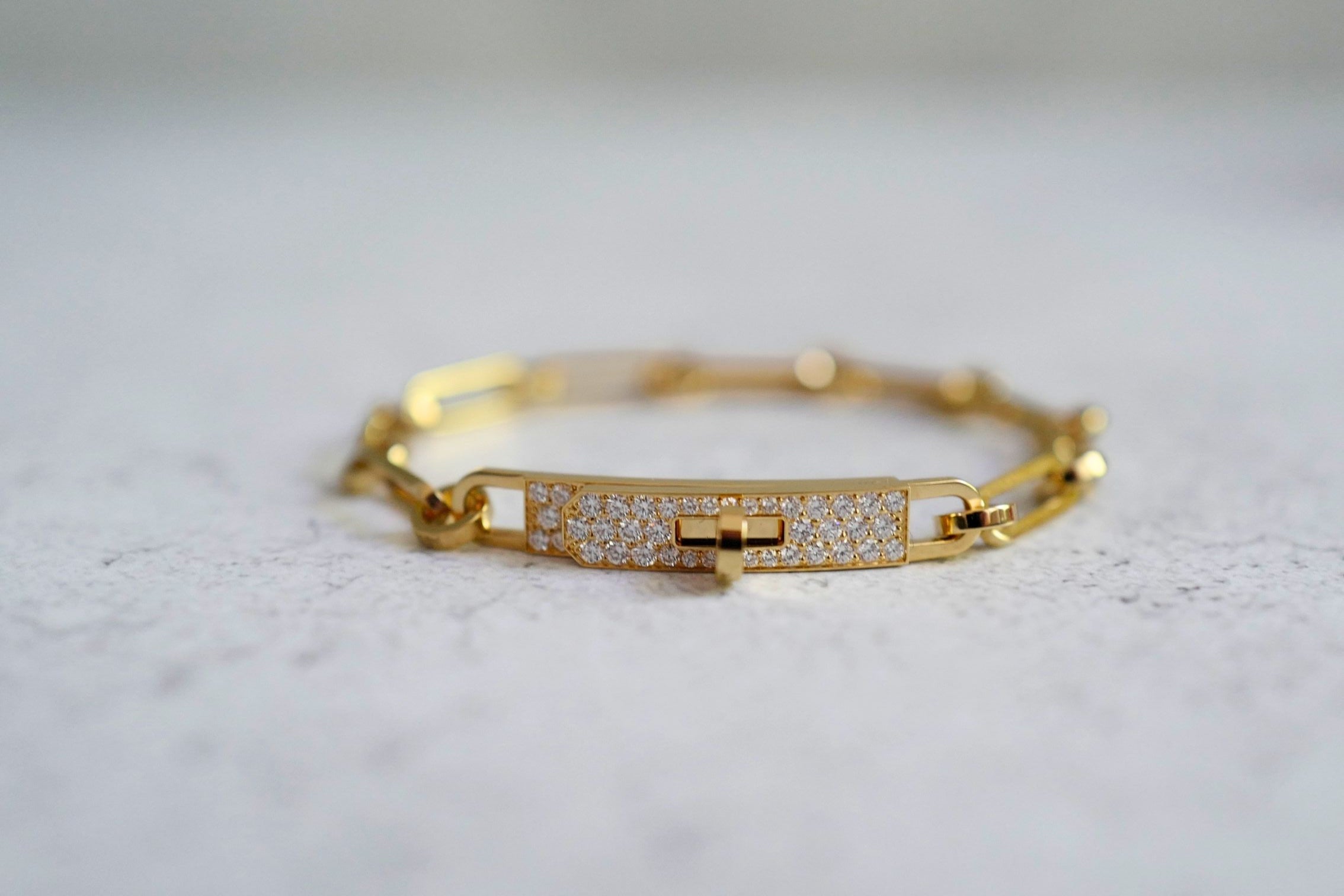 Hermès Kelly Chaine Bracelet Small Size 18K Yellow Gold 41 Diamonds Size 150