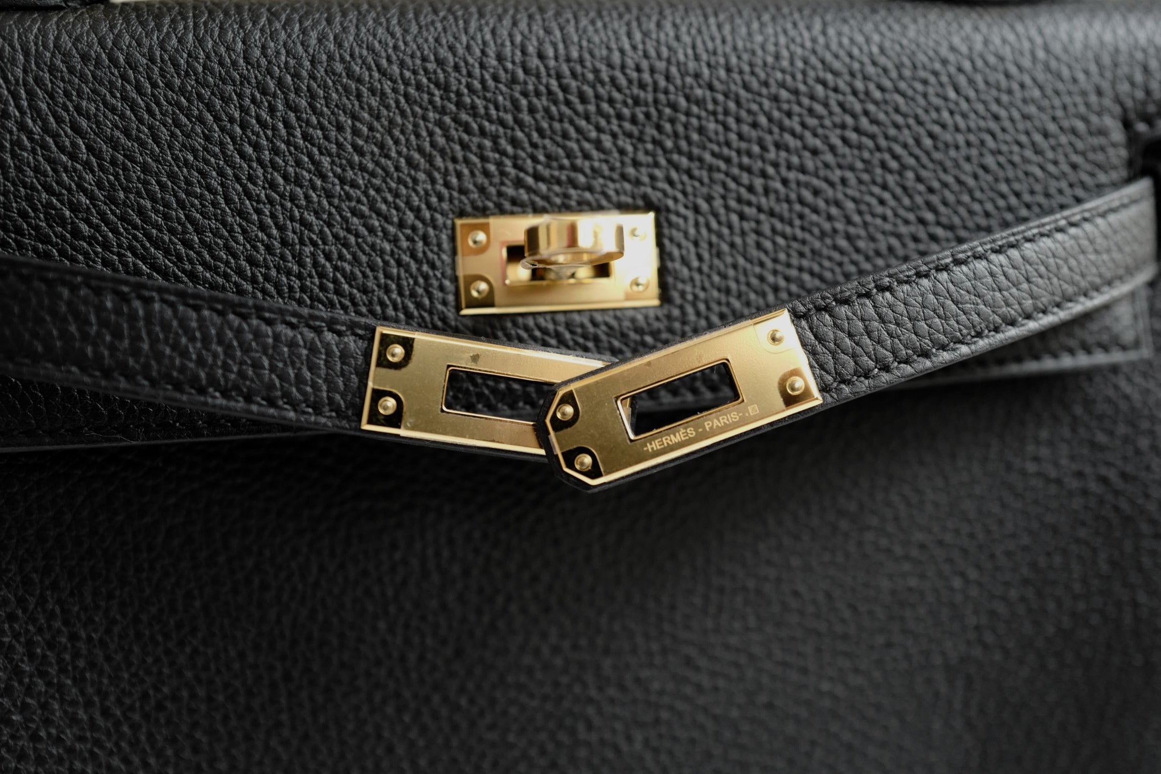 Hermès Kelly 25 Retourne Black Togo Leather Gold Hardware 2025