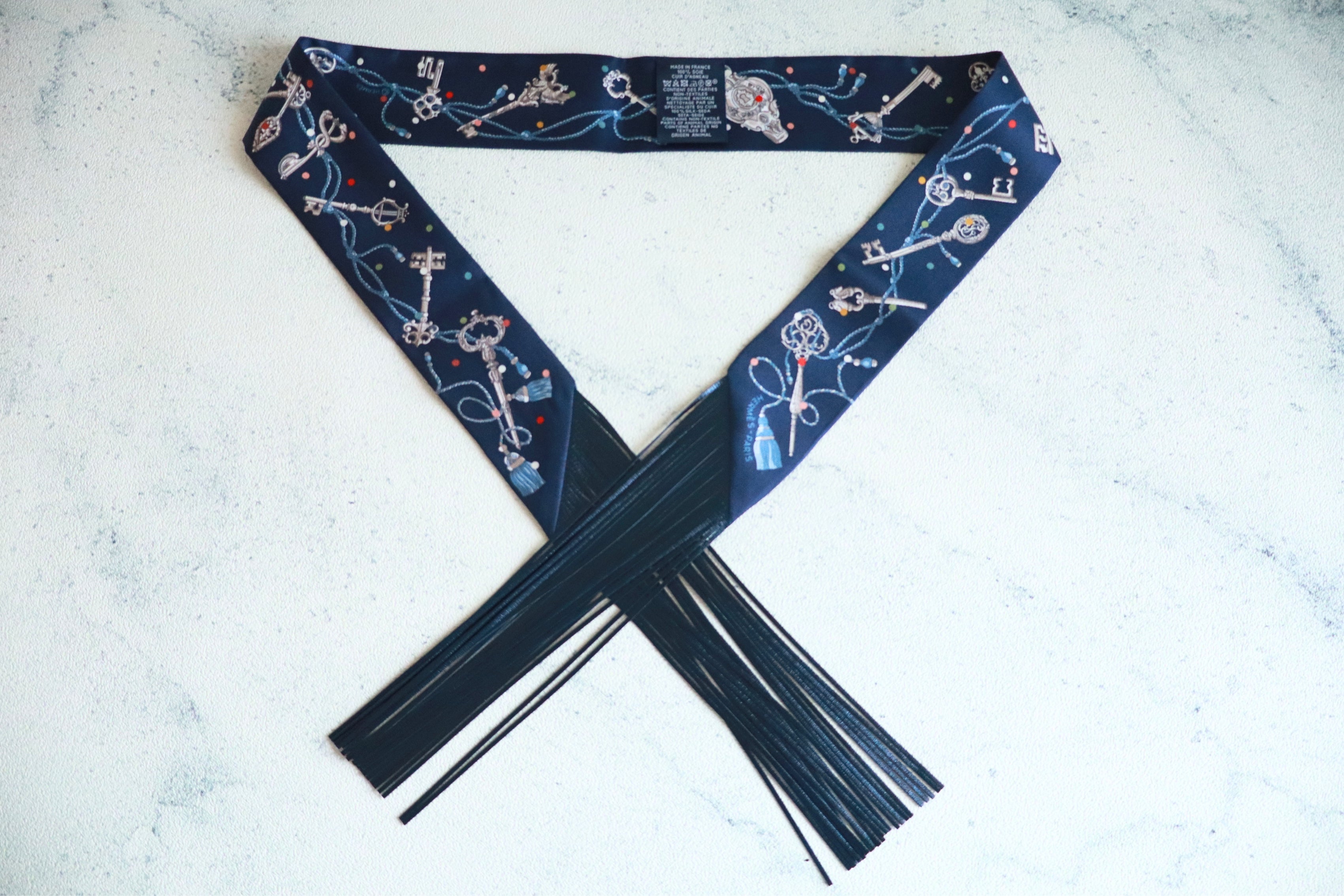 Hermes Twilly Les Cles a Pois Leather Fringes Bleu Marine/Gris Argent/Multicolor