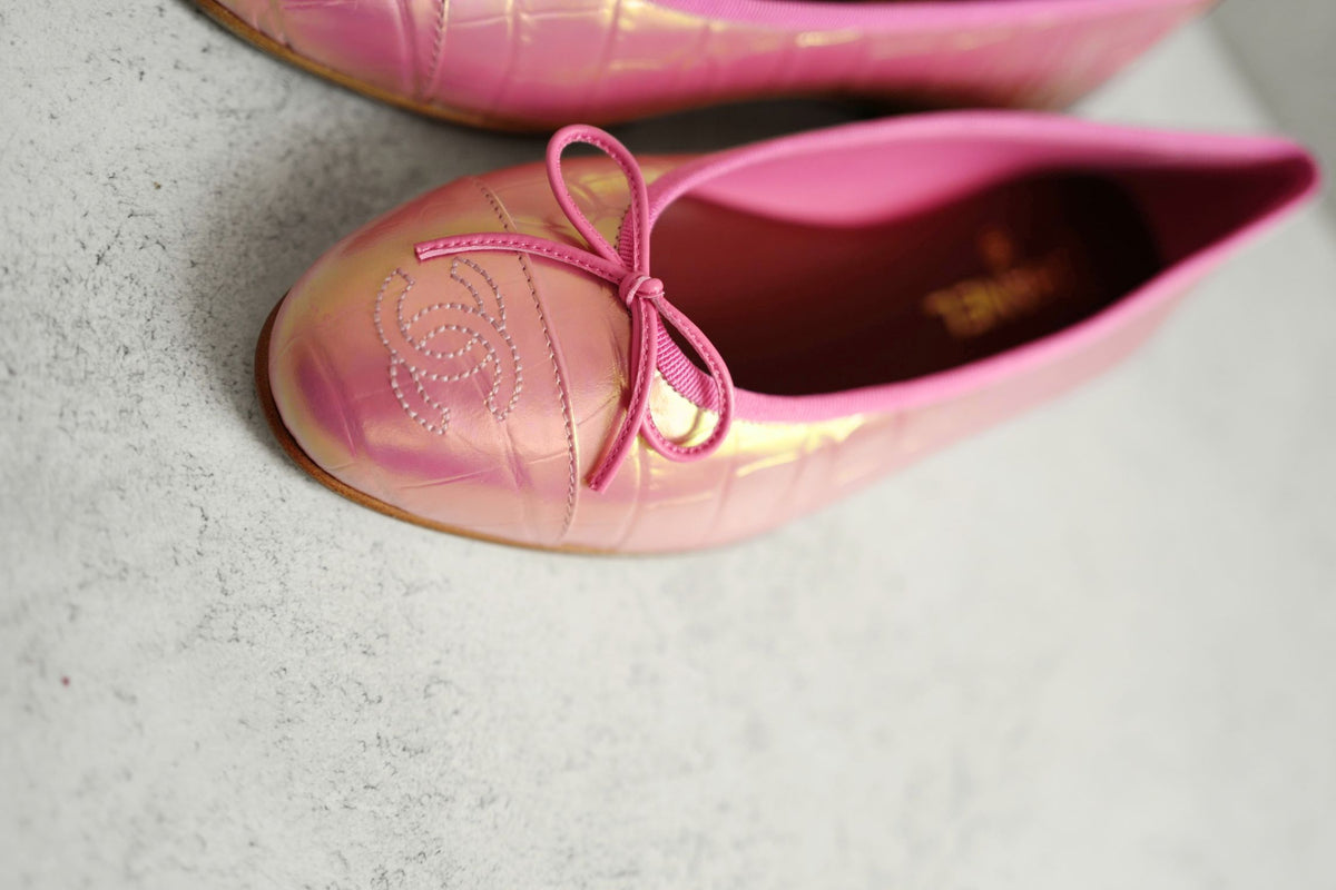 NEW Chanel 26K Matthieu Blazy's Ballet Flats Croc Embossed Calfskin Pink Size 39