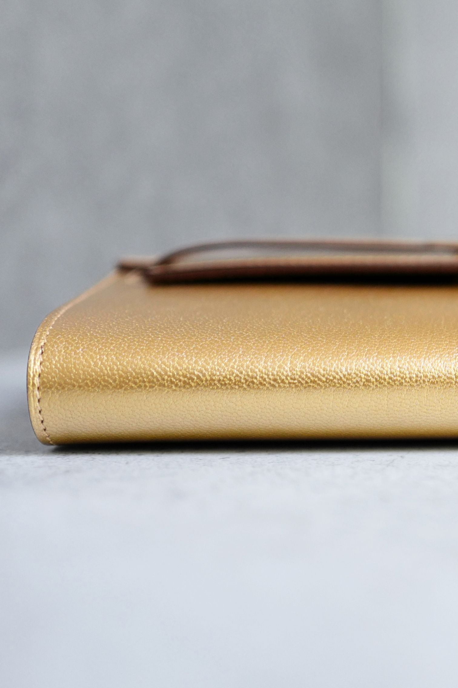 Hermès Kelly Classique To Go Wallet Gold Chamkilight Permabrass Hardware G Stamp