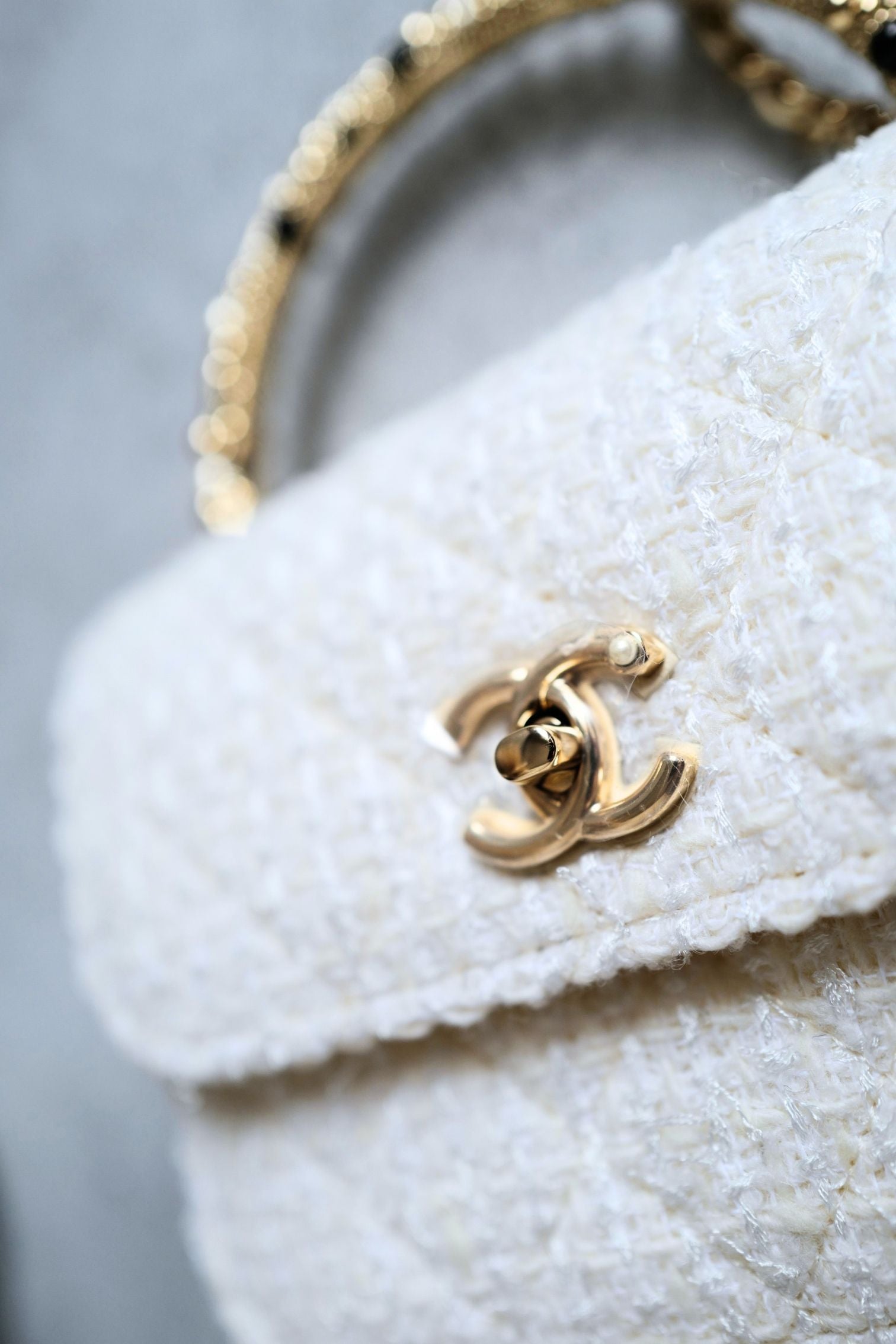 CHANEL 26C Top Handle Clutch With Chain in Tweed Pearl Ecru White Gold Hardware