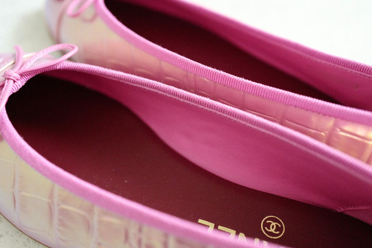 NEW Chanel 26K Matthieu Blazy's Ballet Flats Croc Embossed Calfskin Pink Size 37