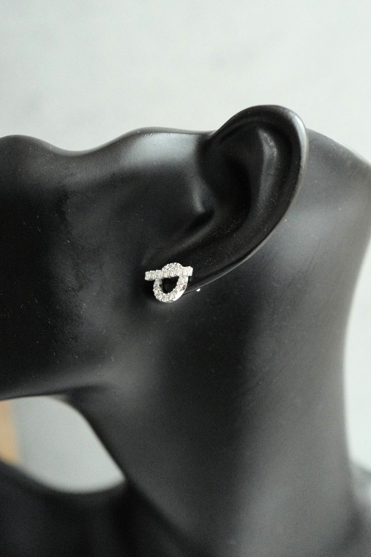BNIB Hermes Finesse Earrings White Gold With Diamonds $11K Retail