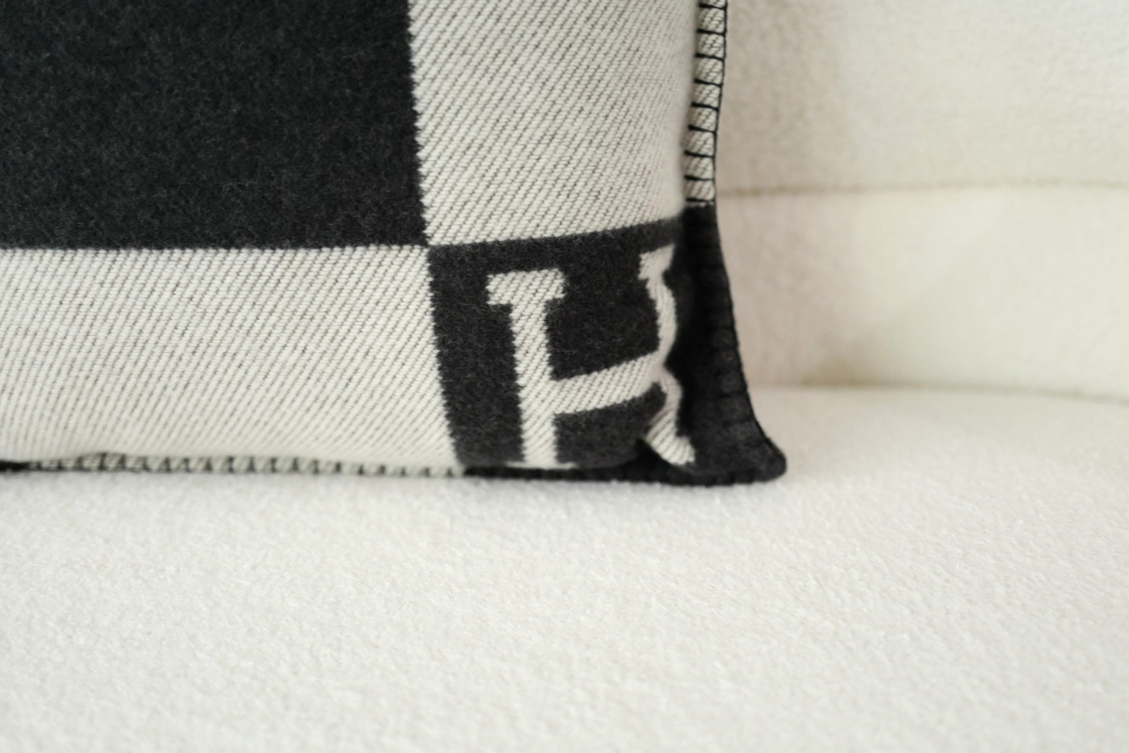 NEW Hermes Avalon Pillow  Small Model Ecru Gris Foncé Jacquard Wool Cashmere