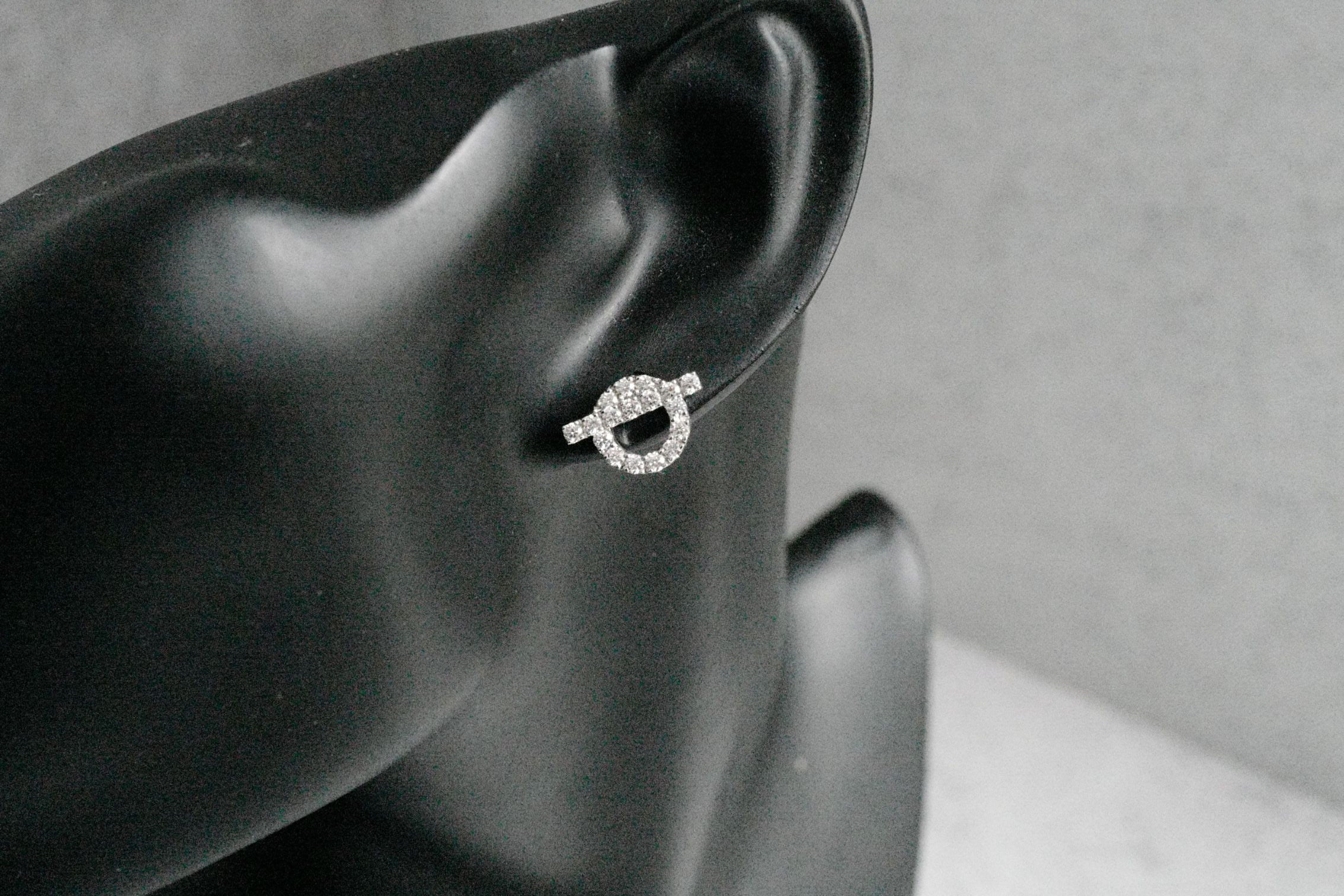 Hermès Finesse Earrings 18K White Gold 34 Diamonds