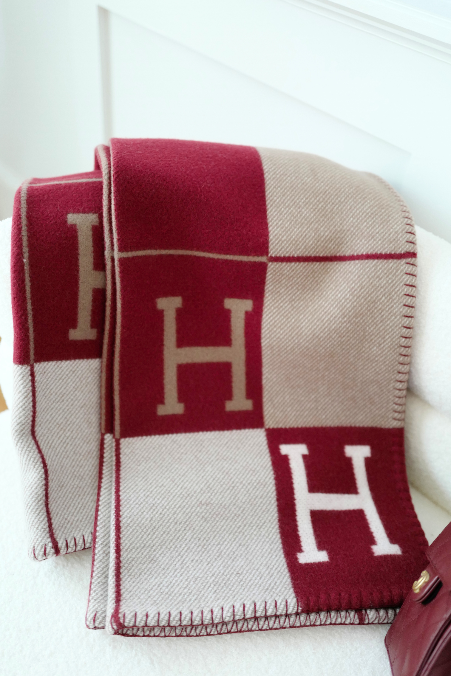 NEW HERMÈS Avalon III Throw Blanket Ecru / Rouge H Wool Cashmere