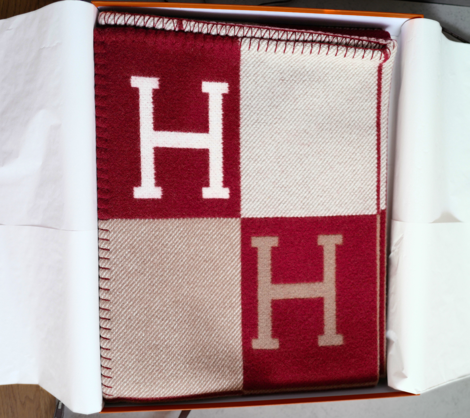 NEW HERMÈS Avalon III Throw Blanket Ecru / Rouge H Wool Cashmere