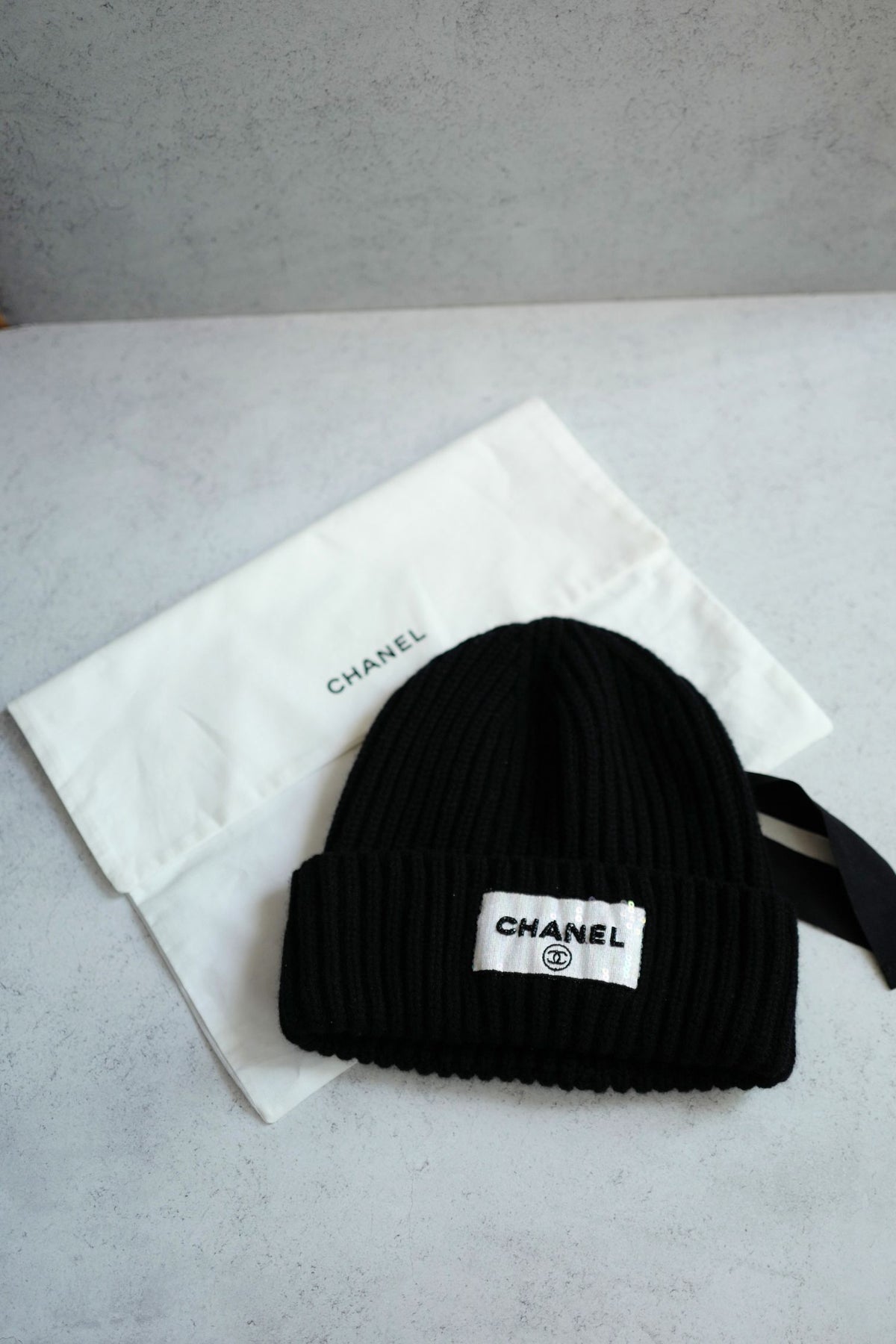 Chanel Black Cashmere Beanie Sequin CHANEL Logo Hat New 23