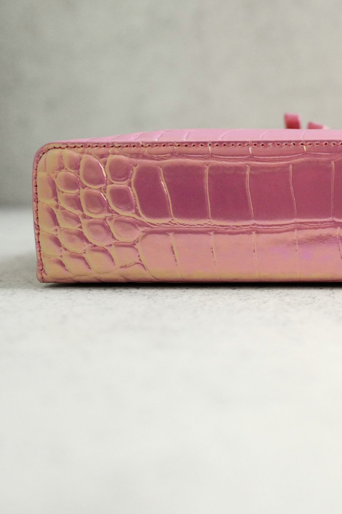 NEW Chanel 26K Vanity with Chain Rose Crocodile Embossed Calfskin Leather GHW