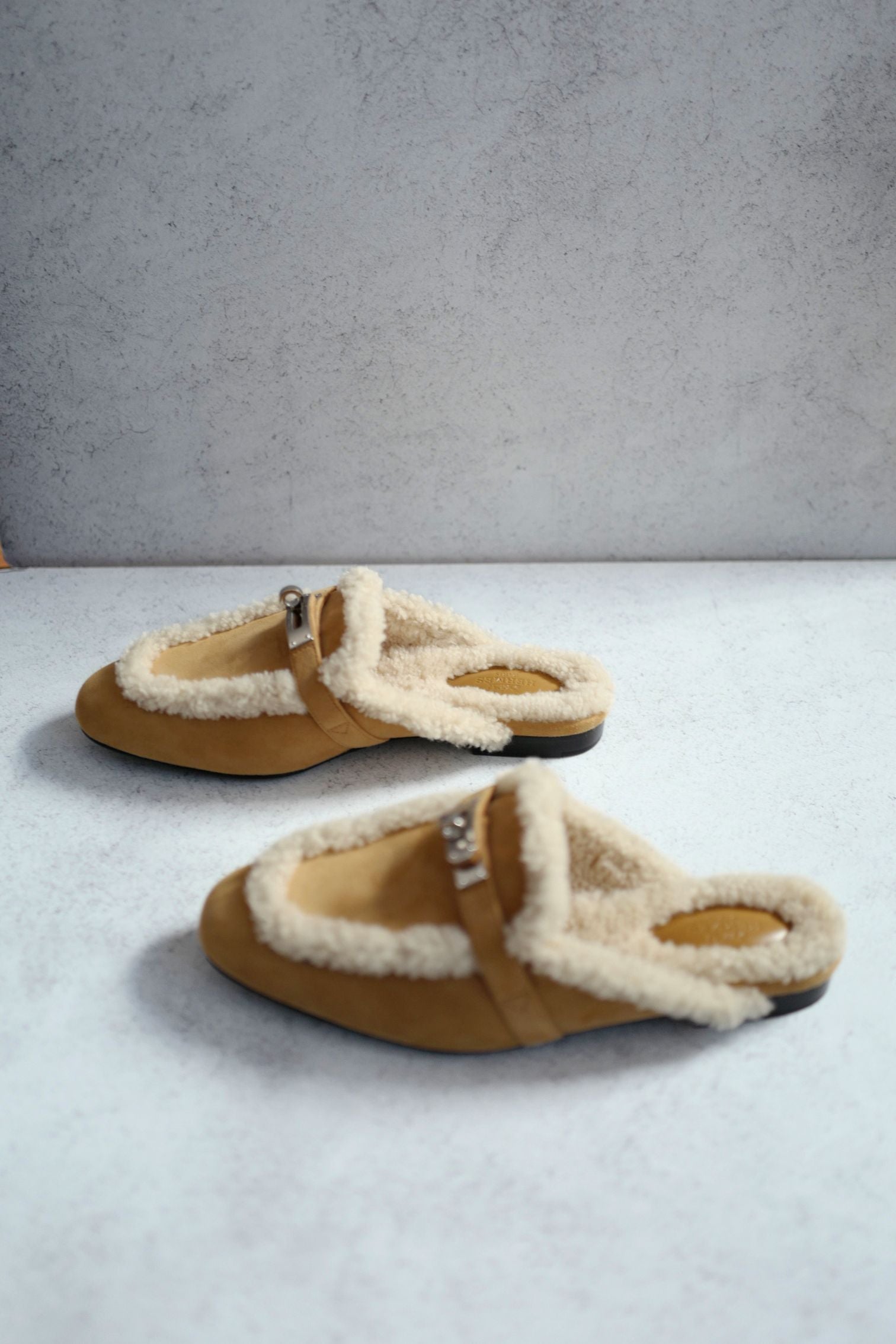 BNIB Hermes Oz Mule Shearling Miel / Ecru Suede Palladium Hardware size 38