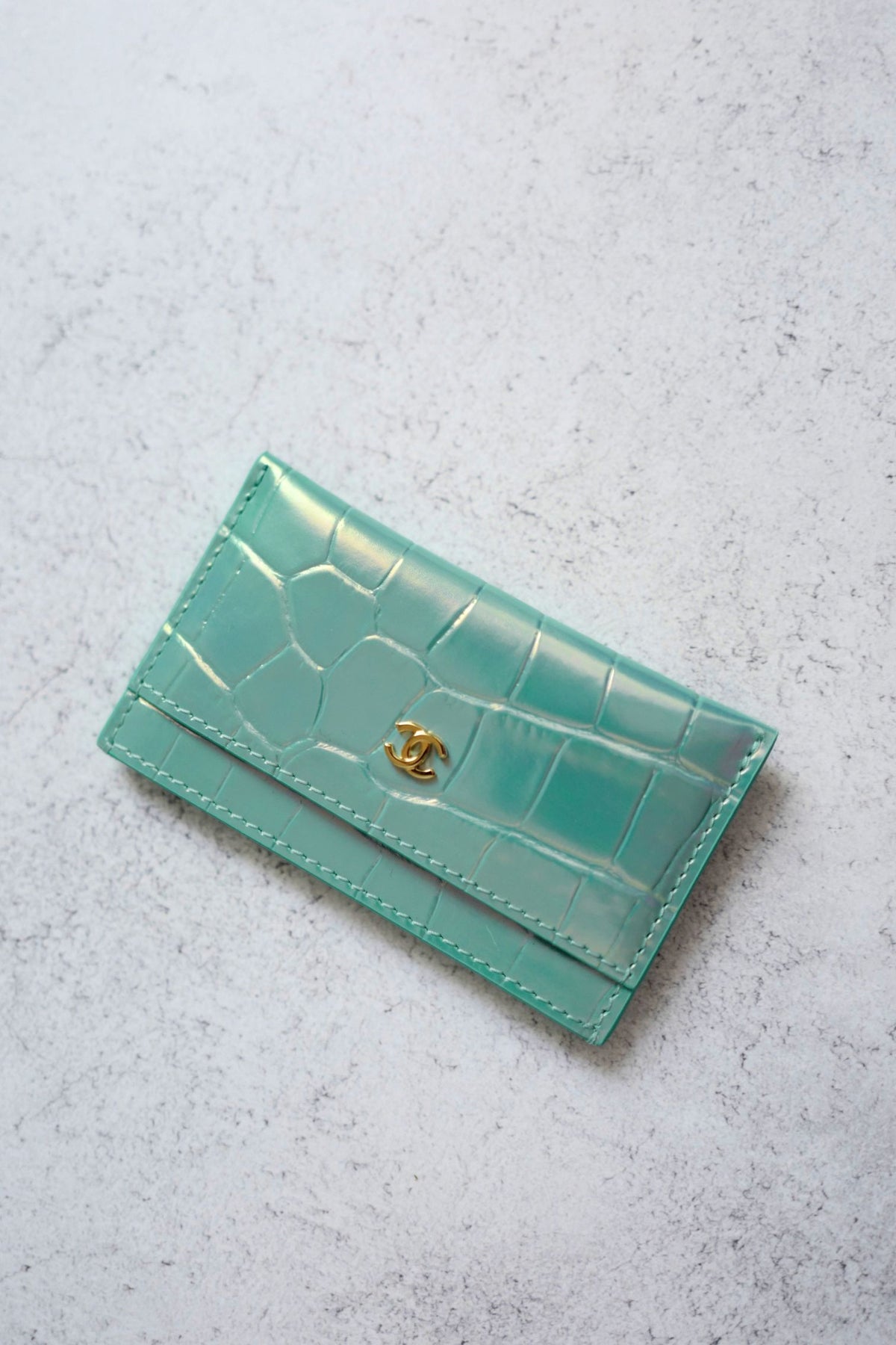 New Chanel 26K Matthieu Blazy's Card Holder Croc Embossed Iridescent Turquoise Green Calfskin GHW