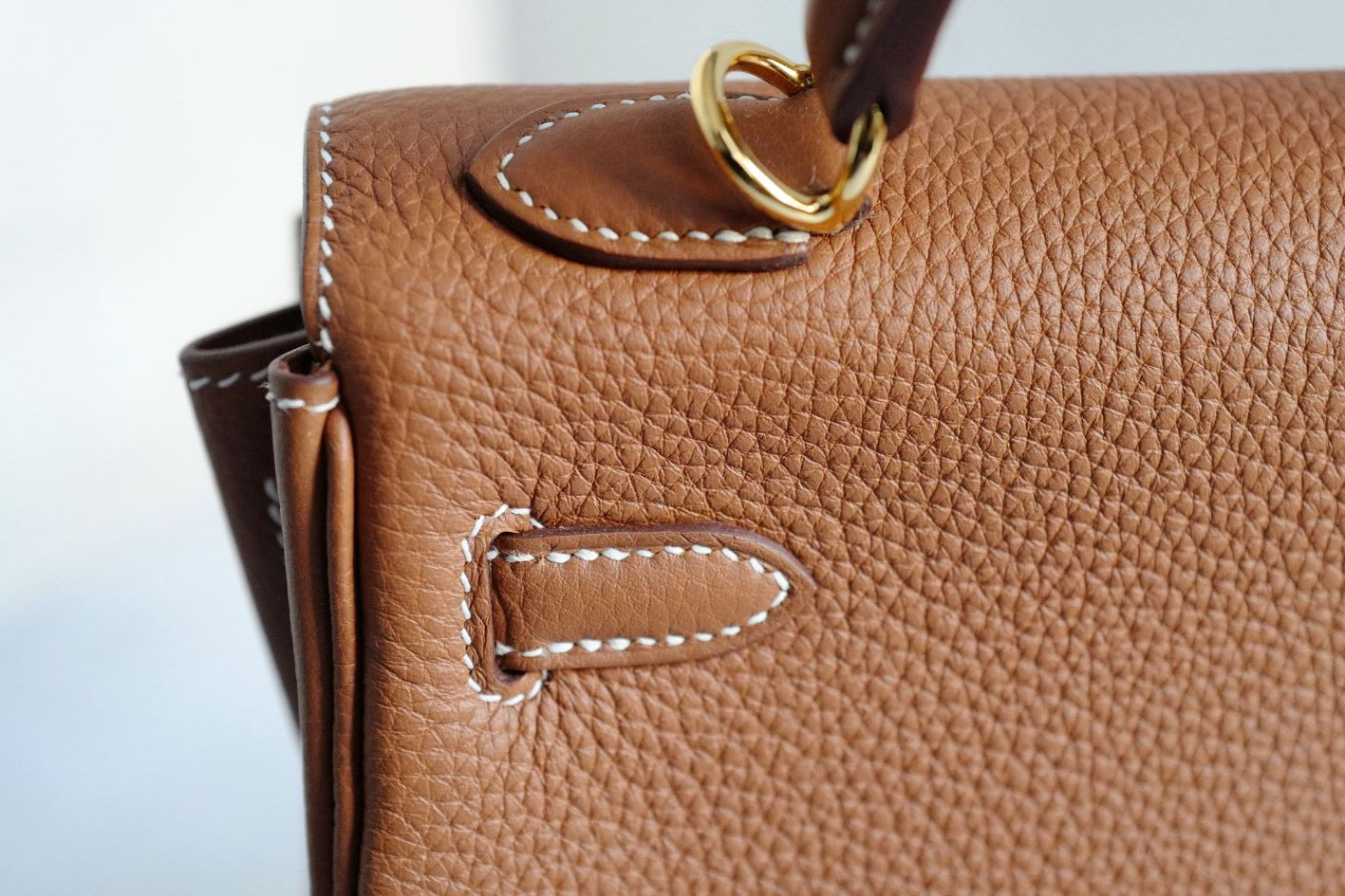 Hermès Kelly 25 Gold Togo Leather Gold Hardware K Stamp