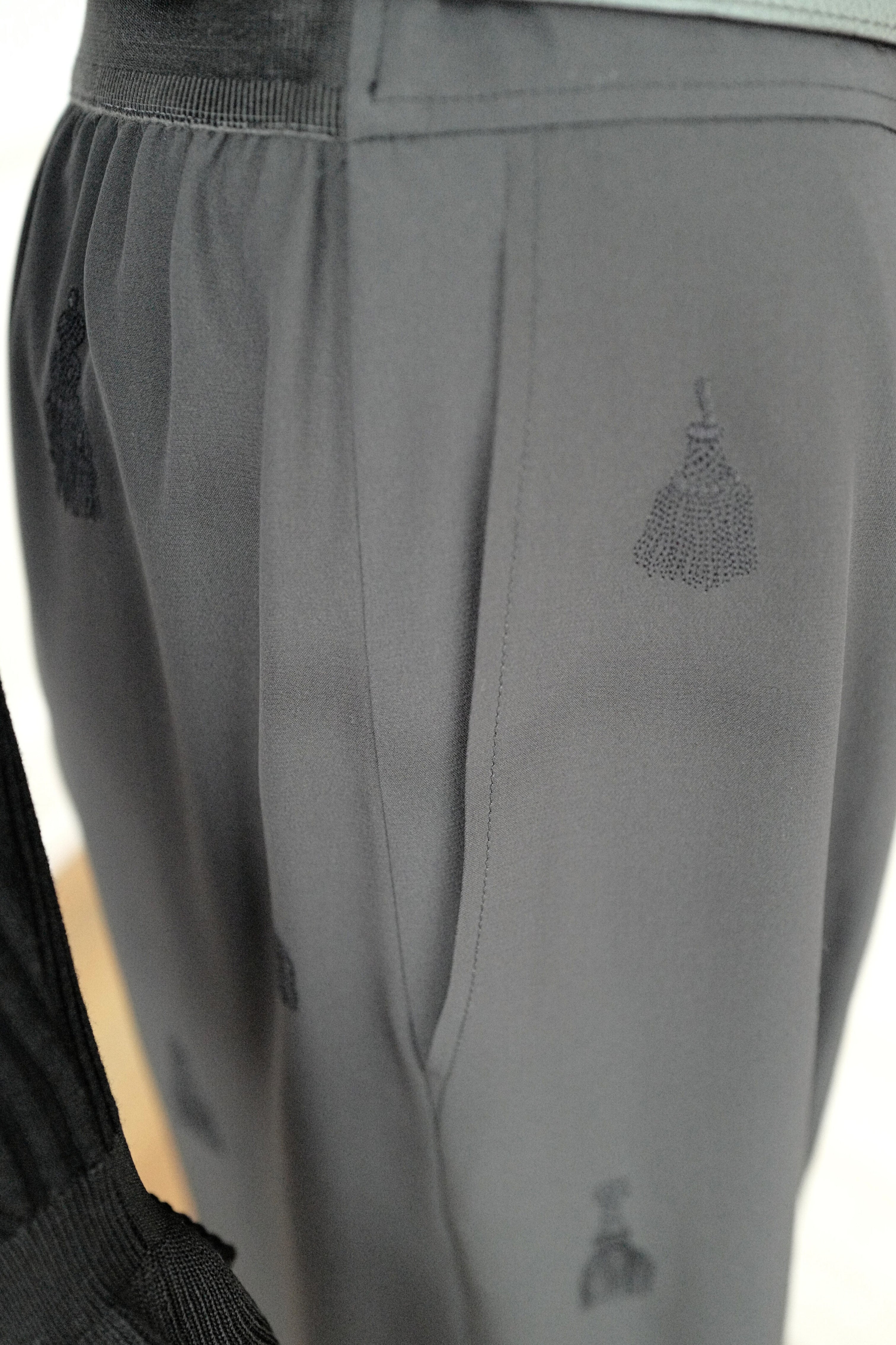NEW Hermès Women’s Pajama Pants Embroidered Silk Canvas Gris Charbon Size 36