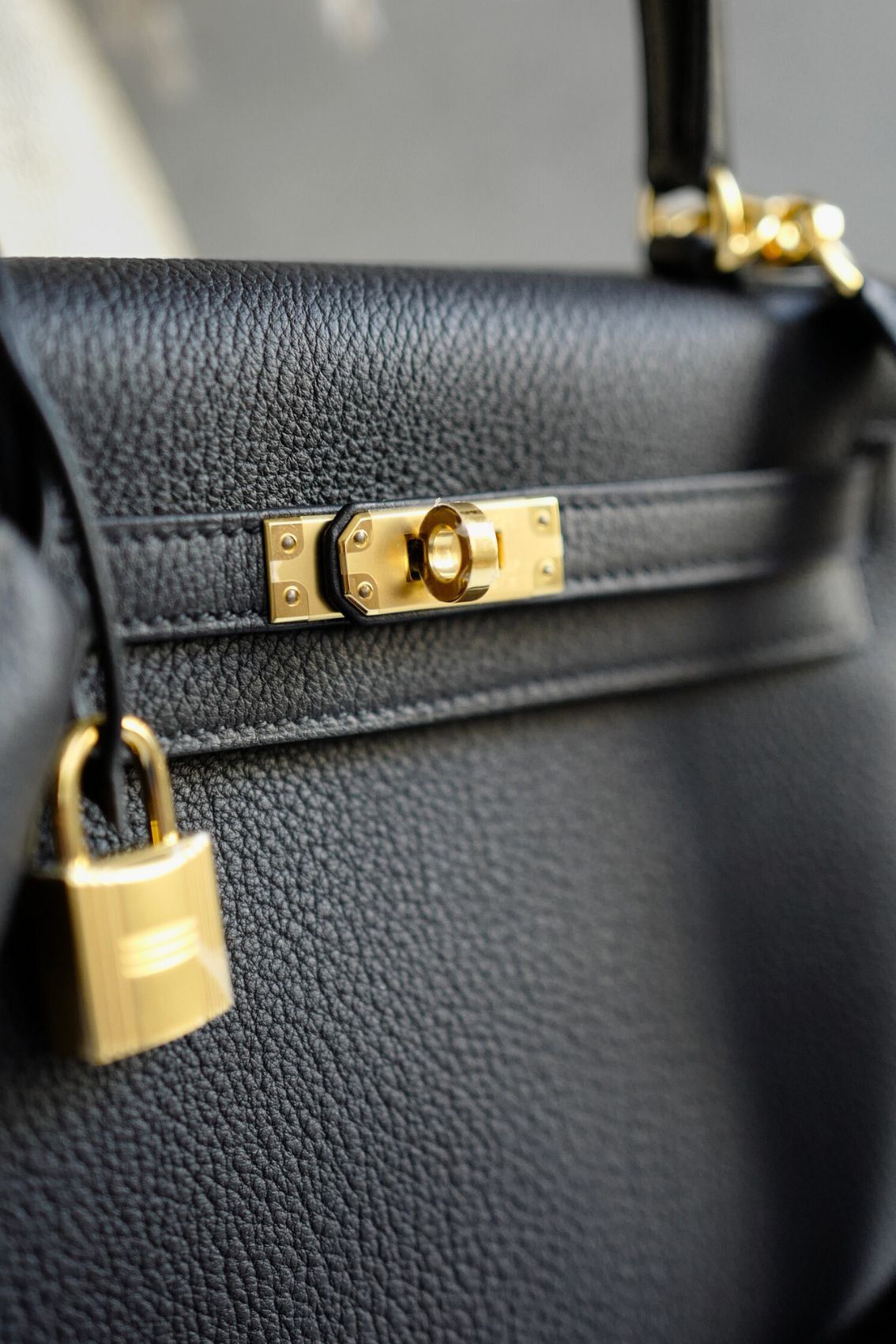 NEW Hermès Kelly 25 Black Togo Leather Gold Hardware K Stamp