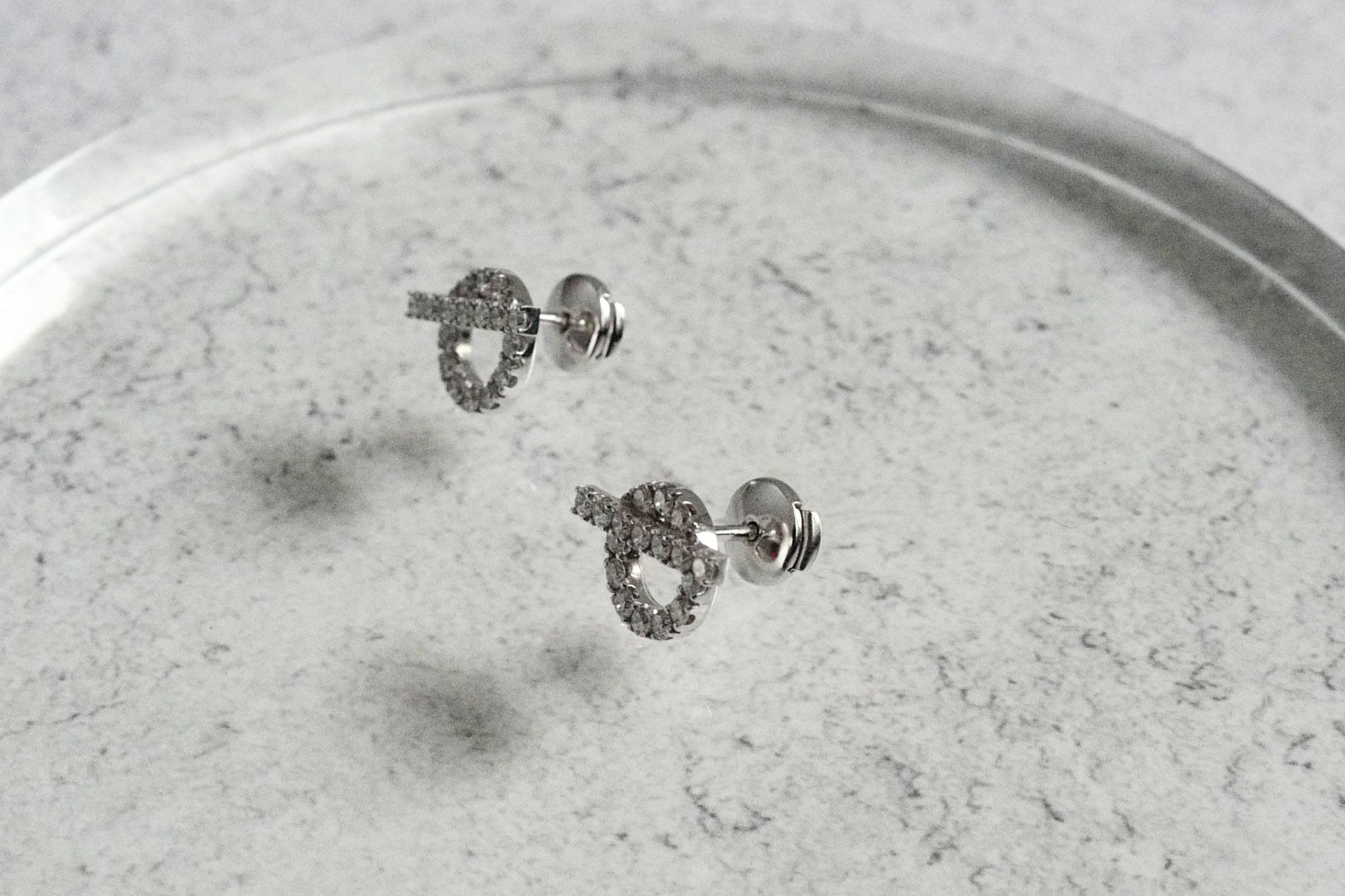 Hermès Finesse Earrings 18K White Gold 34 Diamonds