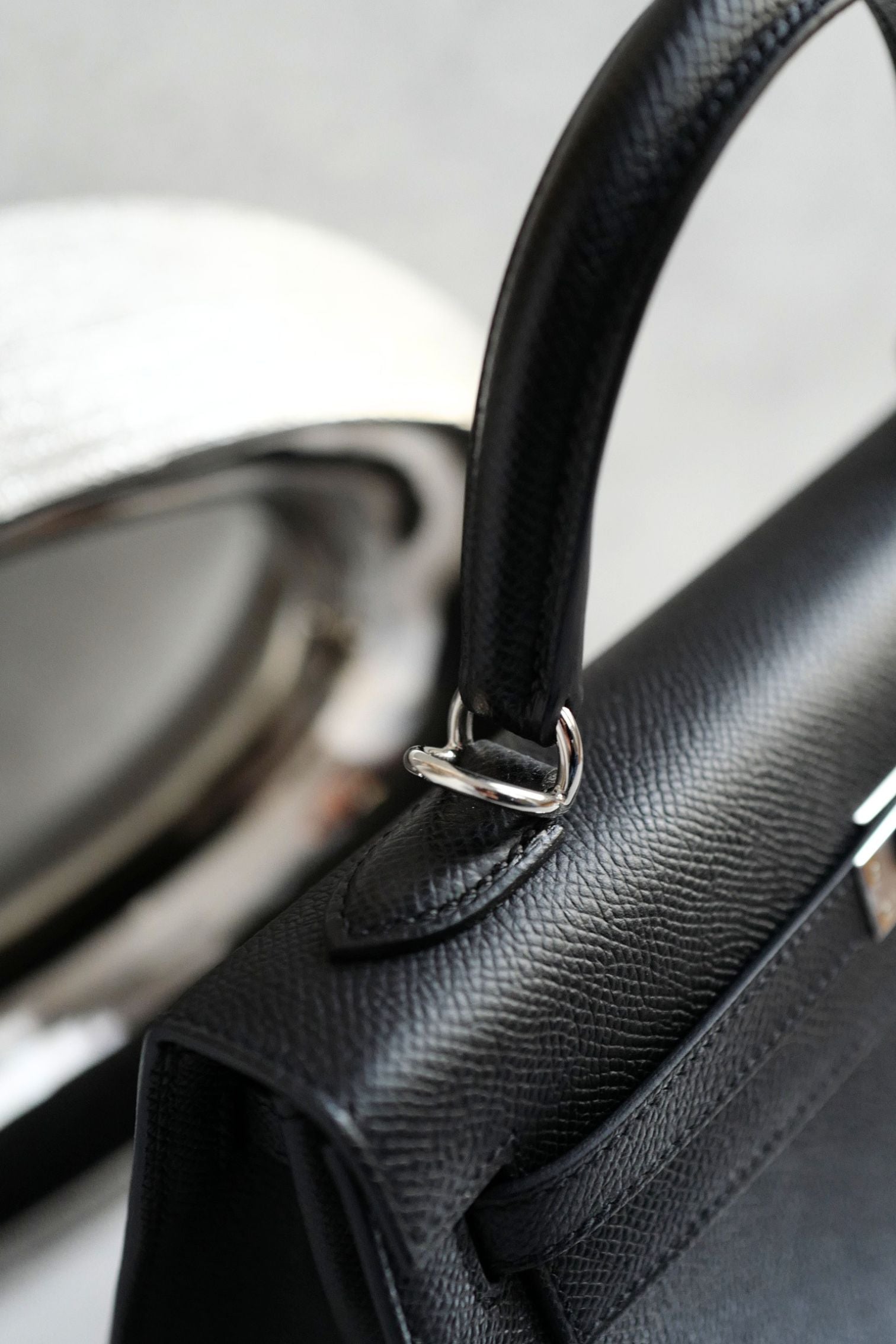 Hermès Kelly 25 Black Epsom Sellier Palladium Hardware K Stamp 2026