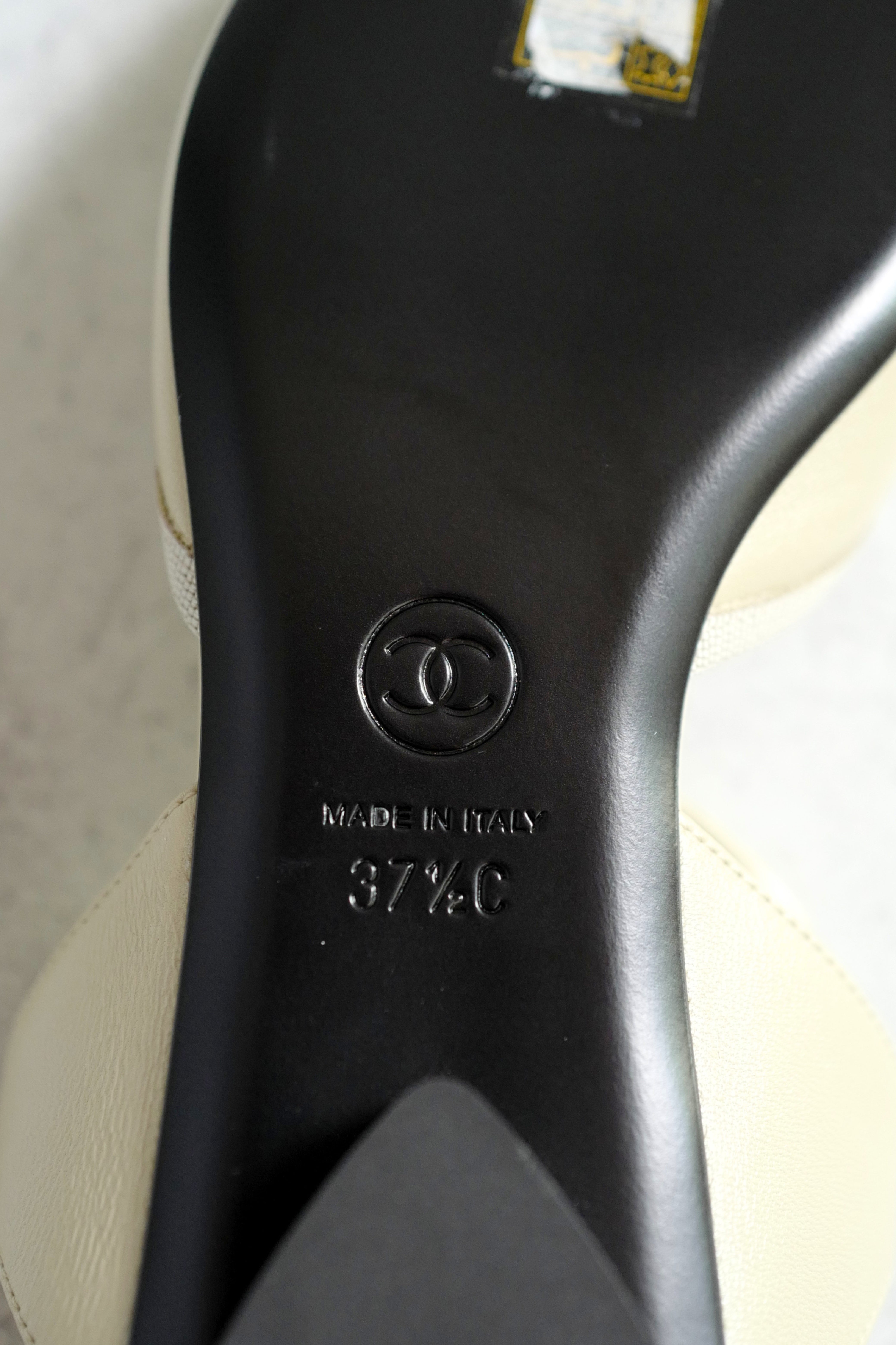Chanel 26S Slingbacks Light Khaki Yellow Iridescent Lambskin Size 37.5