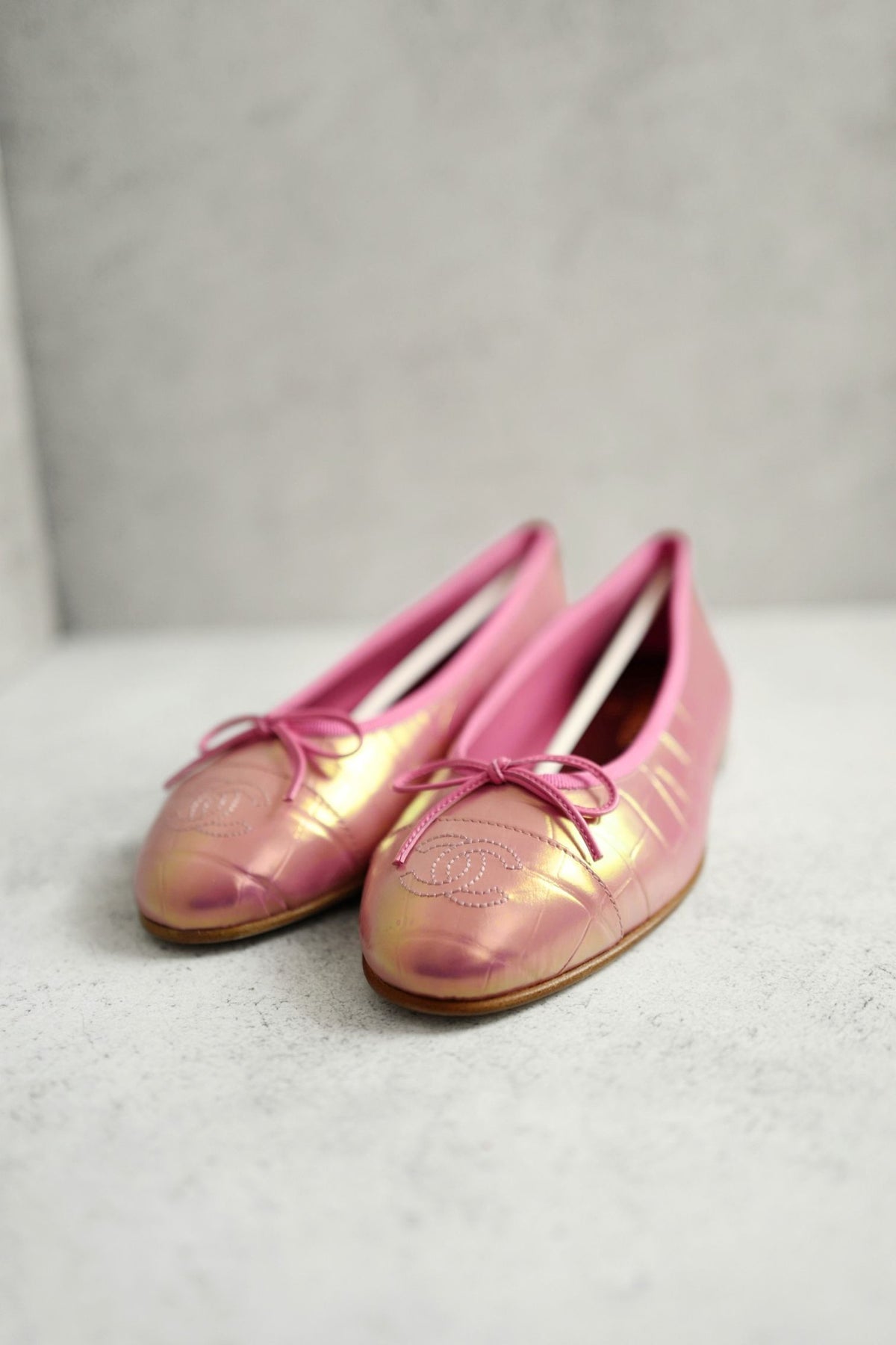 NEW Chanel 26K Matthieu Blazy's Ballet Flats Croc Embossed Calfskin Pink Size 39