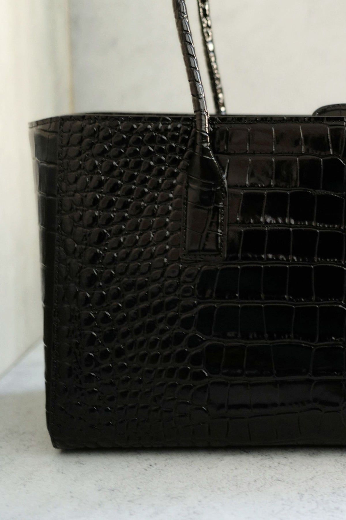 NEW Chanel 26K Matthieu Blazy's Small Tote Black Croc Embossed Calfskin GHW