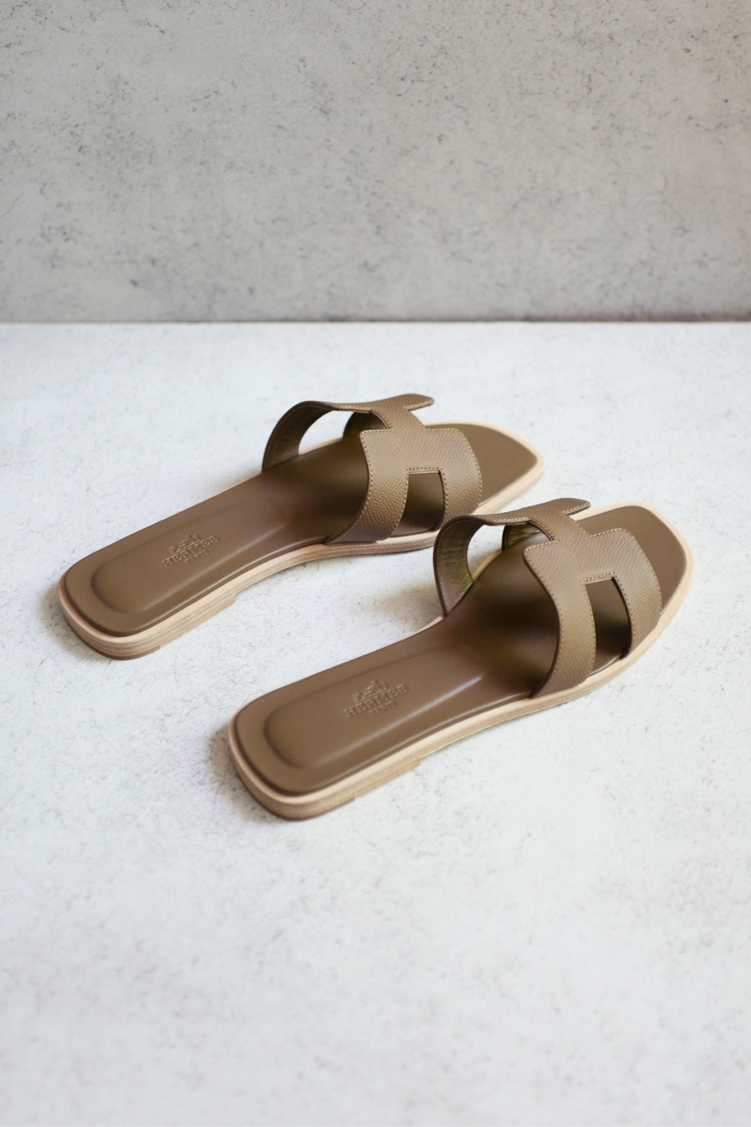 Hermès Oran Sandal Étoupe Calfskin Leather Size 38