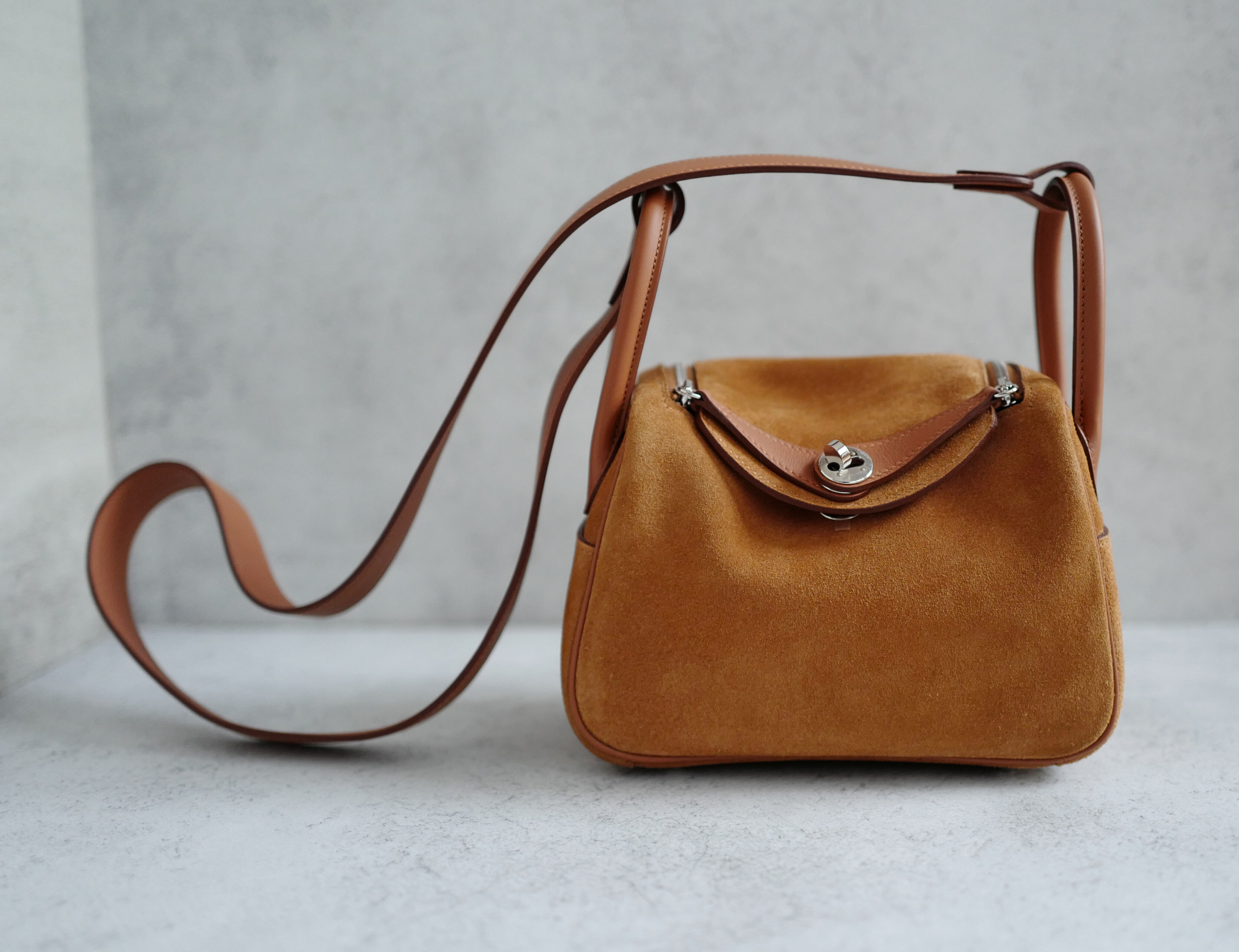 Hermès Mini Lindy II Gold Chamois Swift & Grizzly Leather with PHW K Stamp (2025)