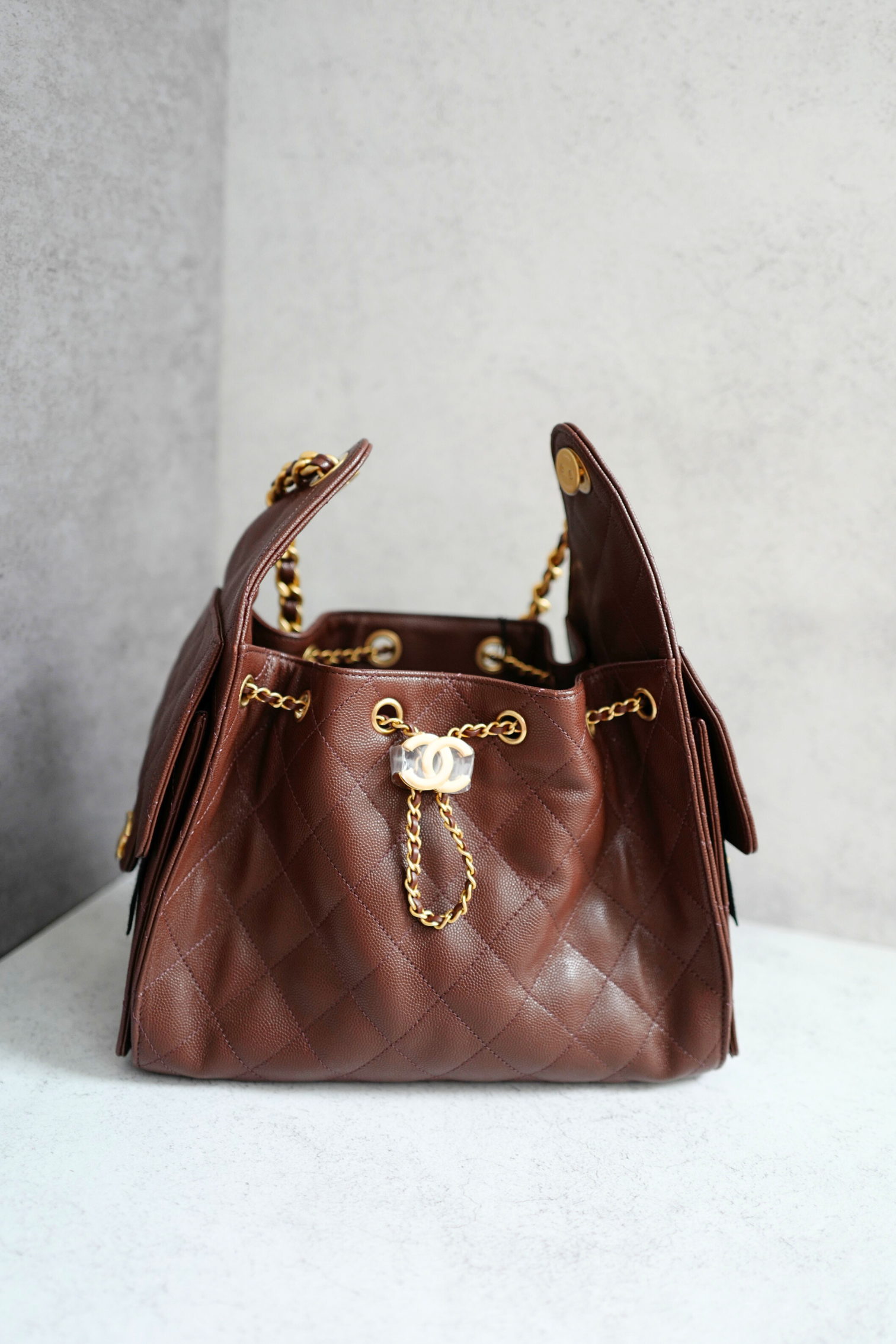 BNIB Chanel 25K Small Hobo Bag Dark Brown Grained Calfskin with Gold Hardware