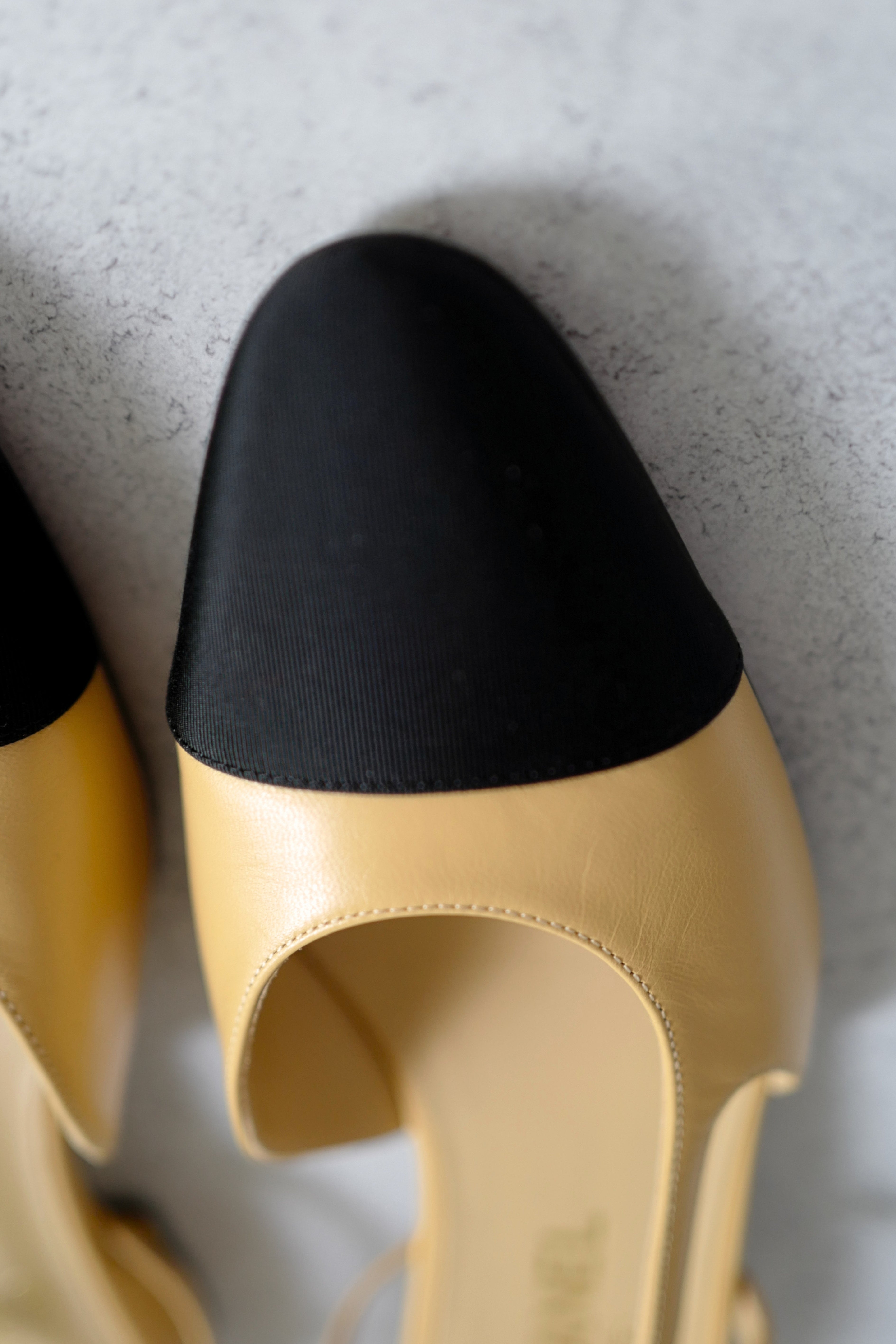 Chanel 26S Slingbacks Beige Black Goatskin Grosgrain Size 38
