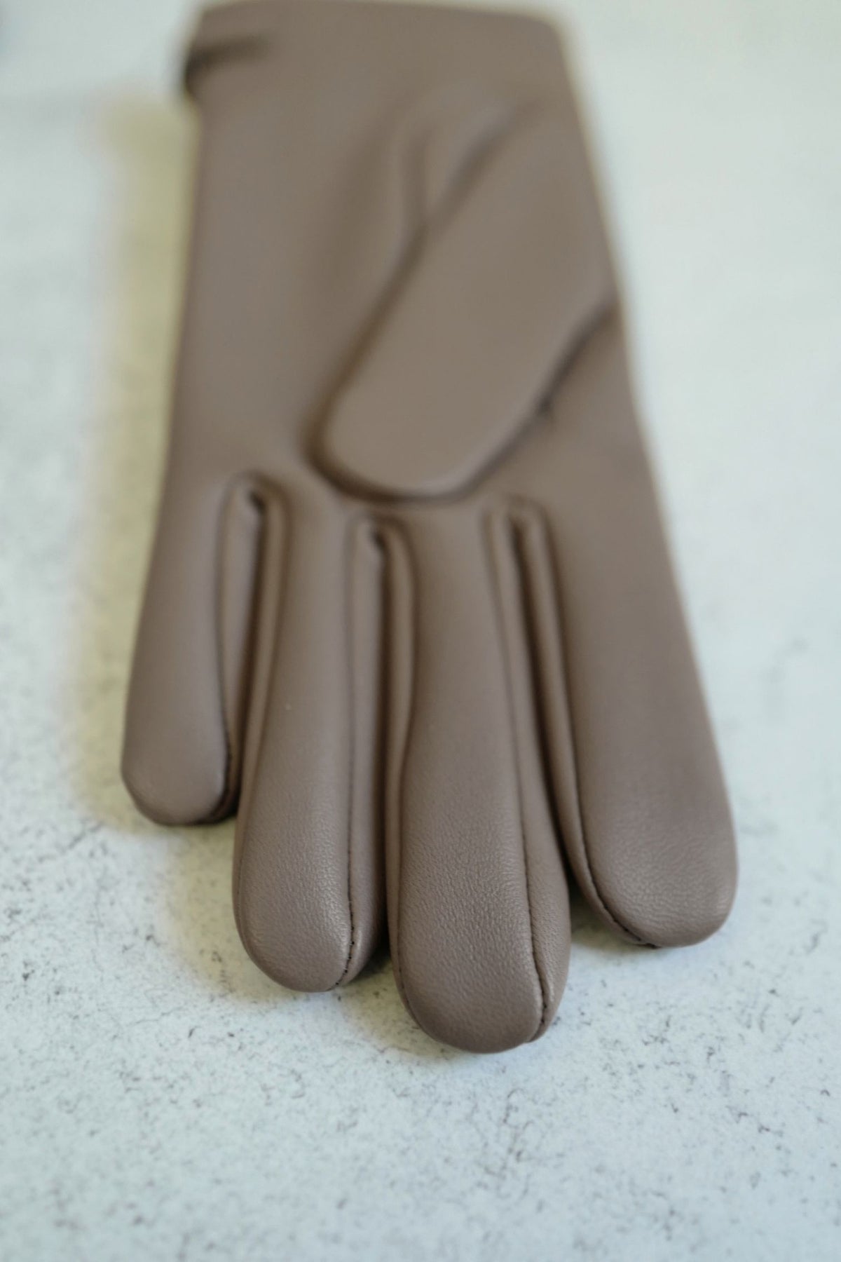 Hermès Hommage Gloves Lambskin Leather with Silk Lining Etoupe Size 70