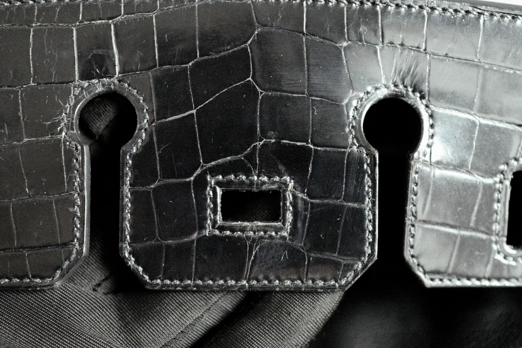 Hermes Birkin 25 touch shiny niloticus in noir/black gold hw Complete with Receipt