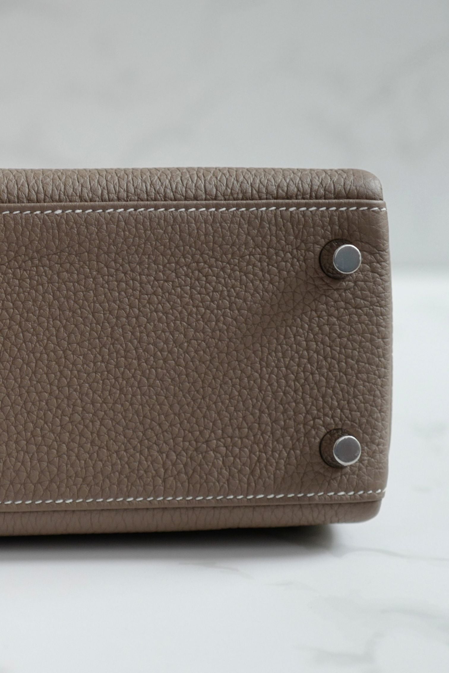 BNIB Hermes Kelly 25 Etoupe Togo Palladium Hardware G Stamp 2026