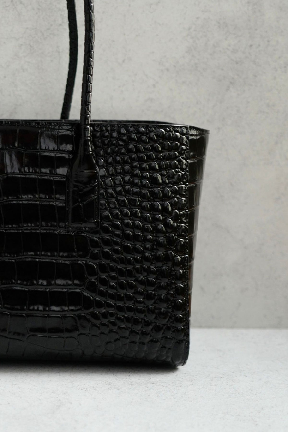 NEW Chanel 26K Matthieu Blazy's Small Tote Black Crocodile Embossed Calfskin GHW