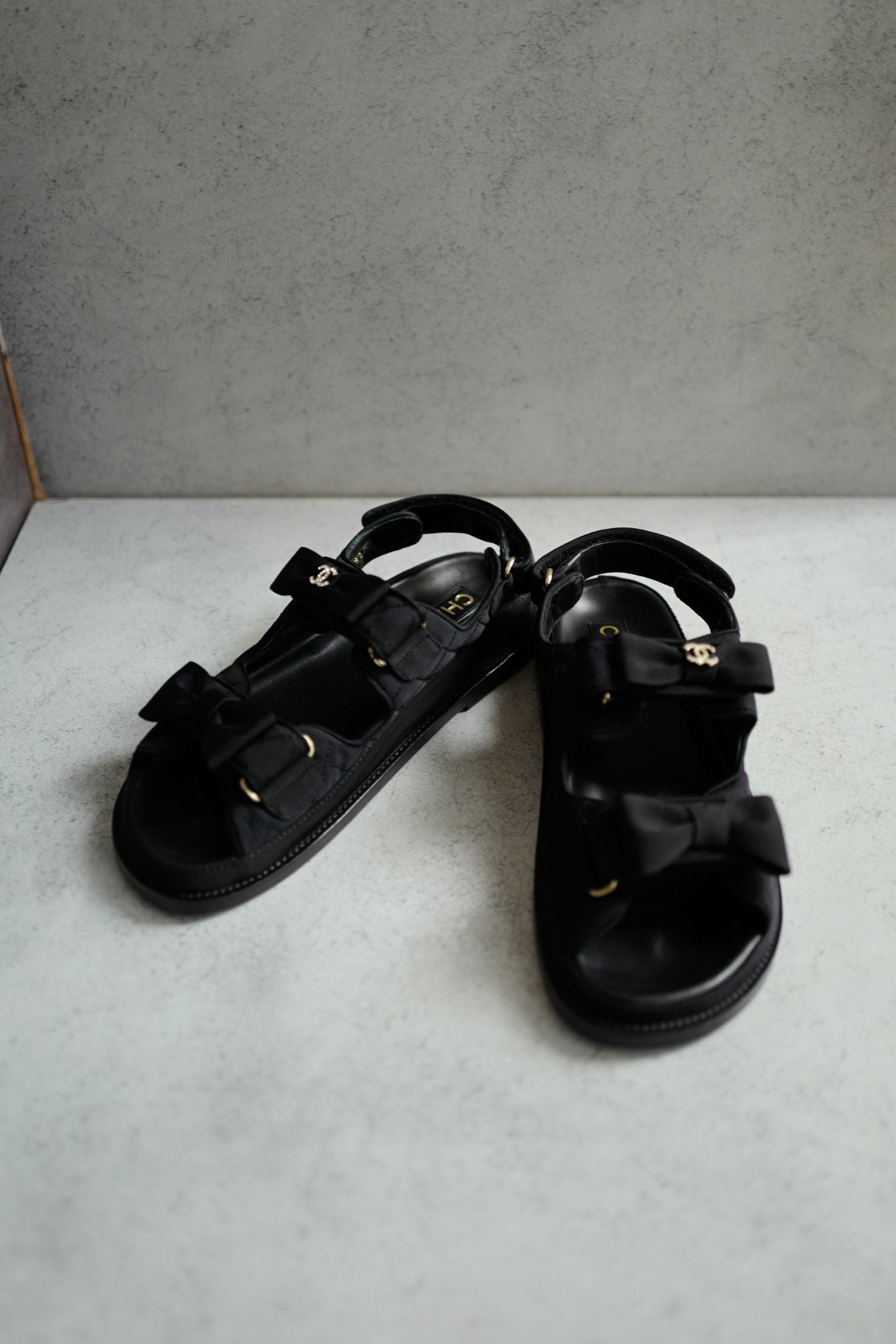 BNIB Chanel Dad Sandal CC Crystals In Black With Bows Size 38 - Limited