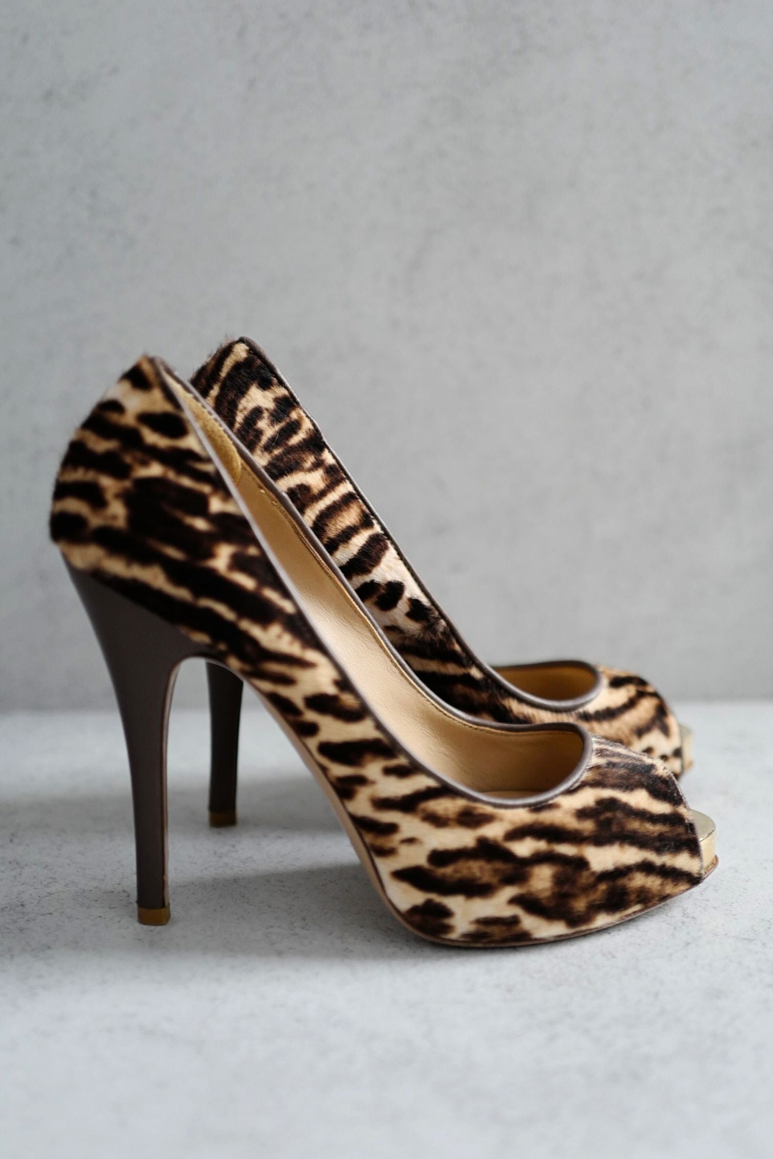 Preowned Valentino Heels Leopard Print size 37